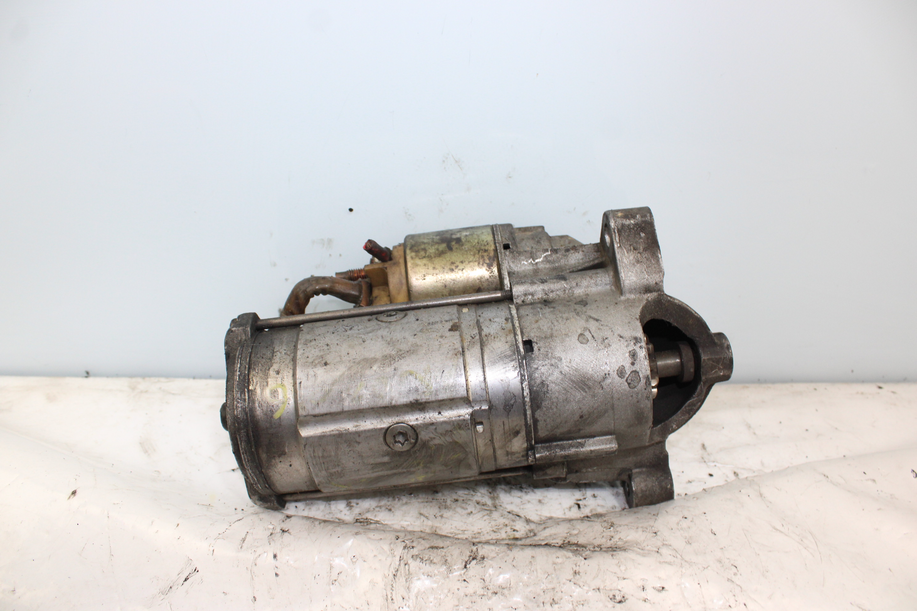 Démarreur CFW 8200237594 de Nissan X-trail (t32_) 2014-0 - pieza usada