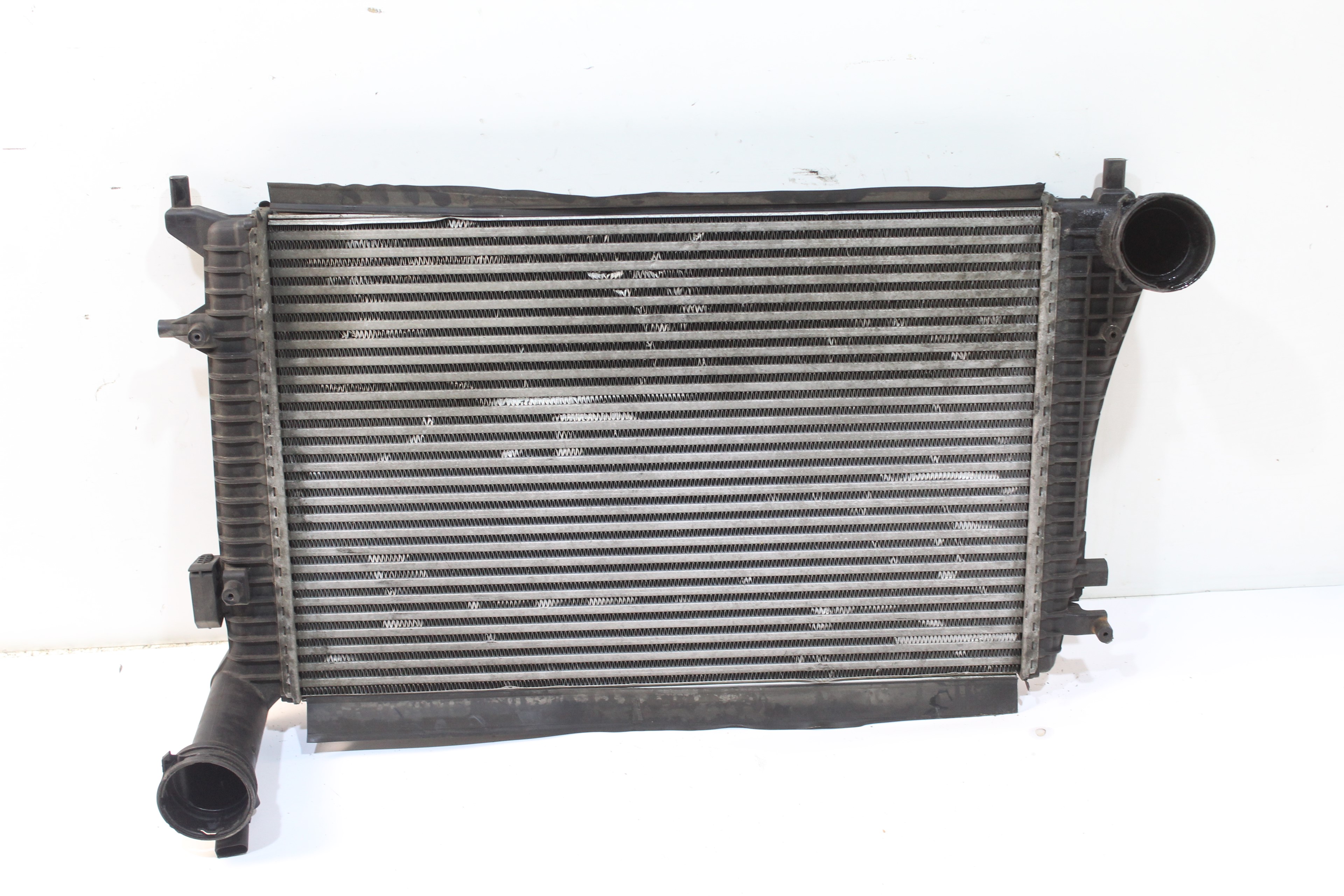 VOLKSWAGEN Passat B6 (2005-2010) Intercooler Radiator 3C0145803E 23788650