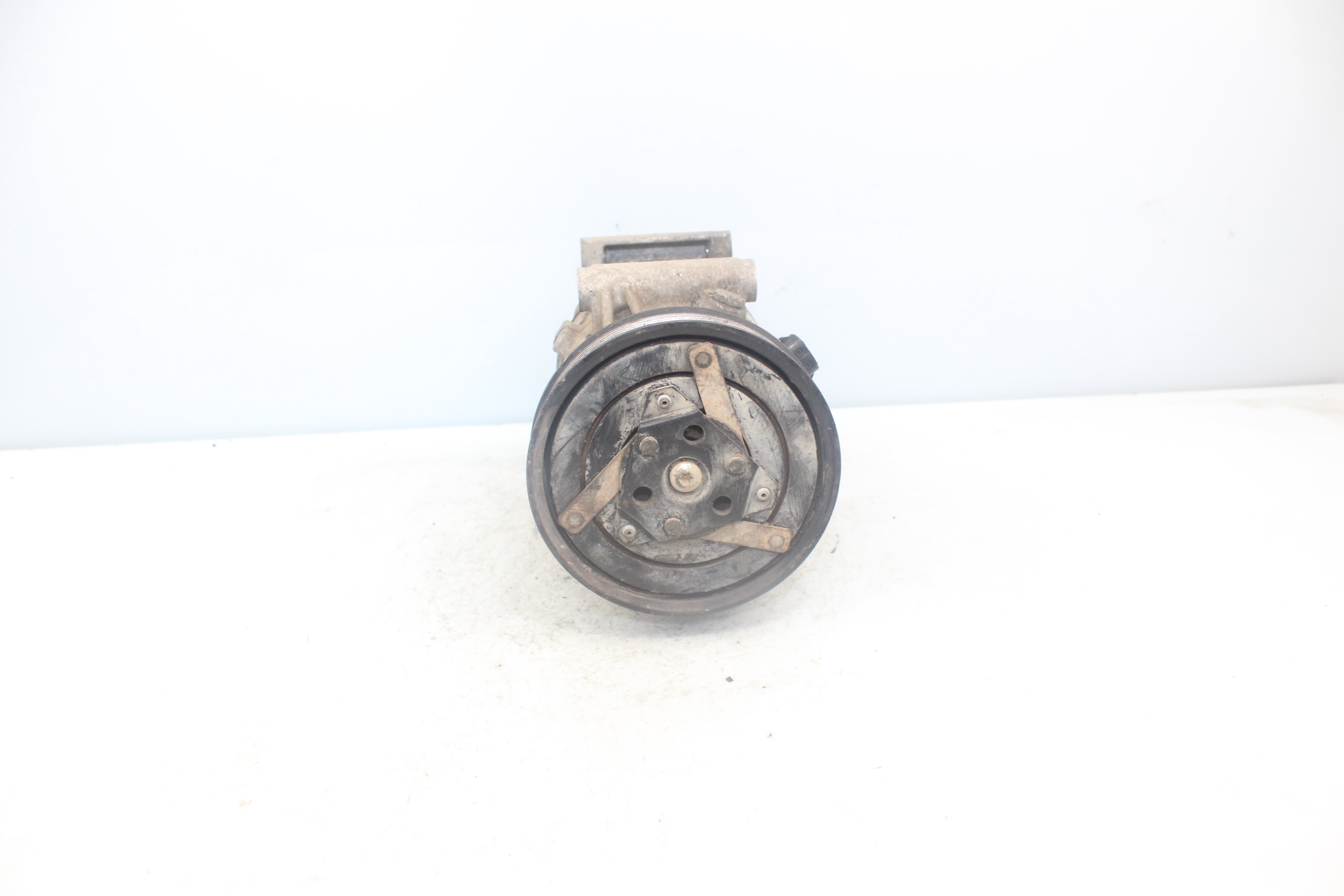 RENAULT Megane 2 generation (2002-2012) Hасос кондиционера 01140017 24059440