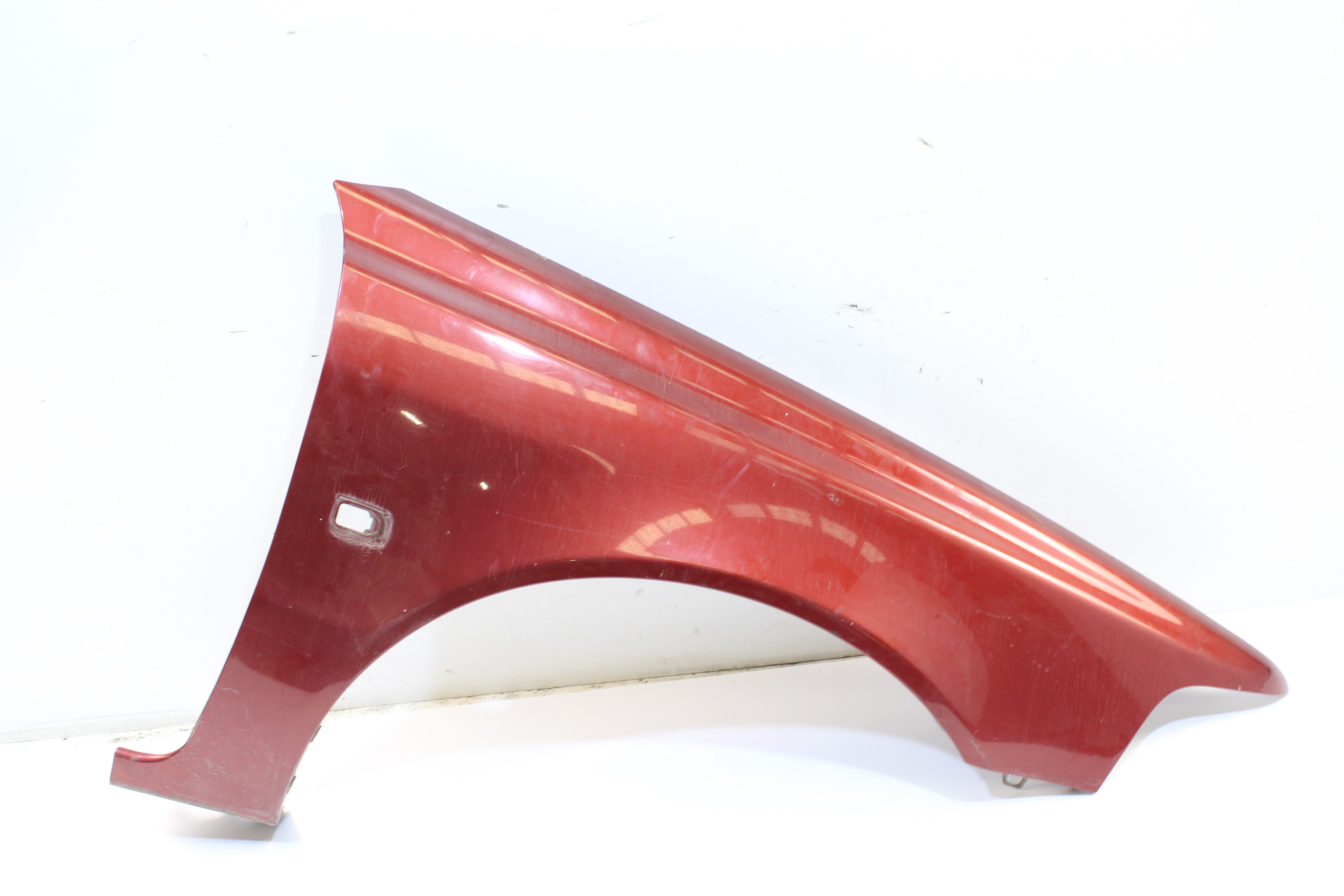 VOLVO S40 1 generation (1996-2004) Front Right Fender 23785427