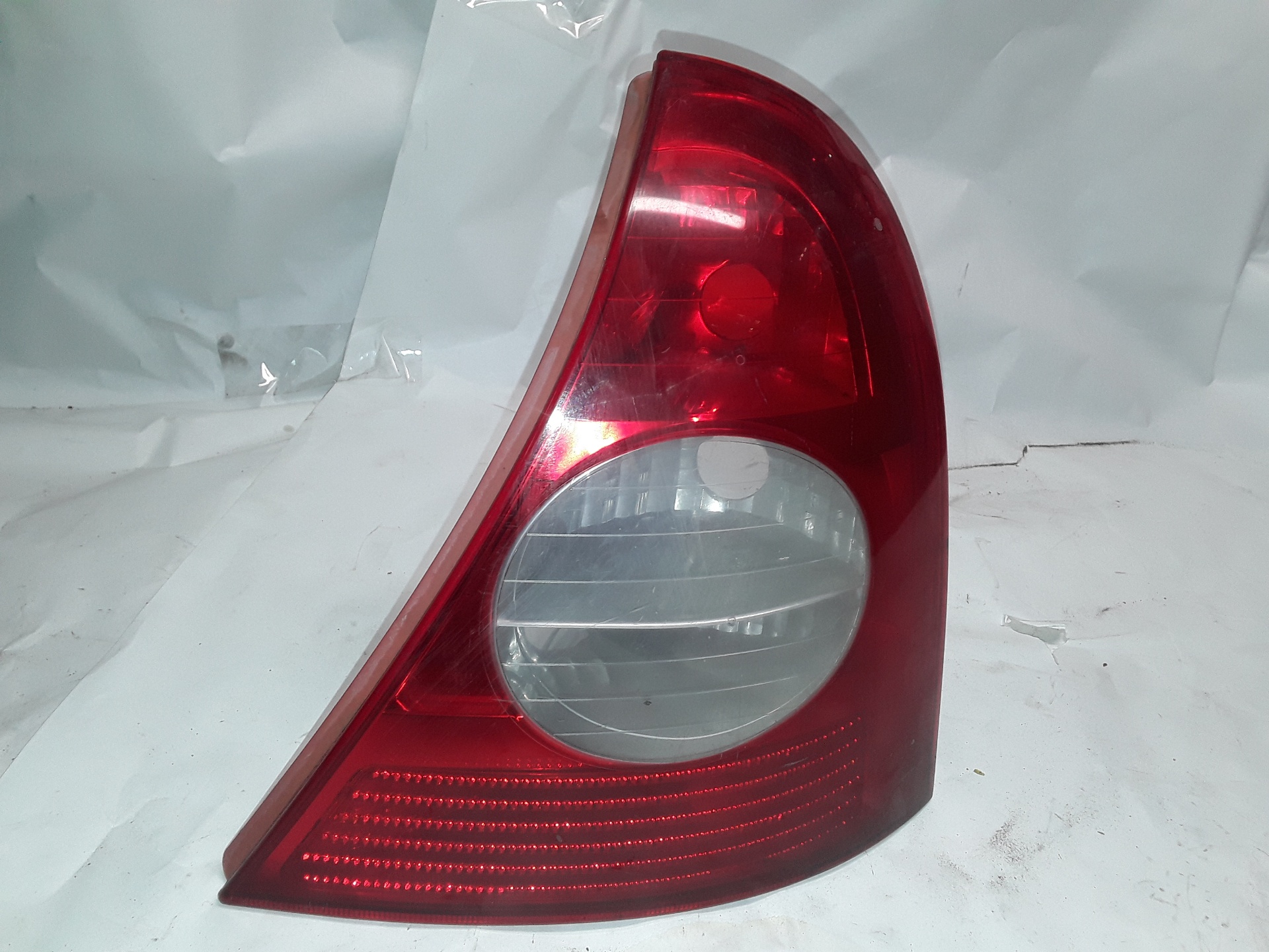 RENAULT Clio 2 generation (1998-2013) Galinis dešinys žibintas 8200071414 19283448