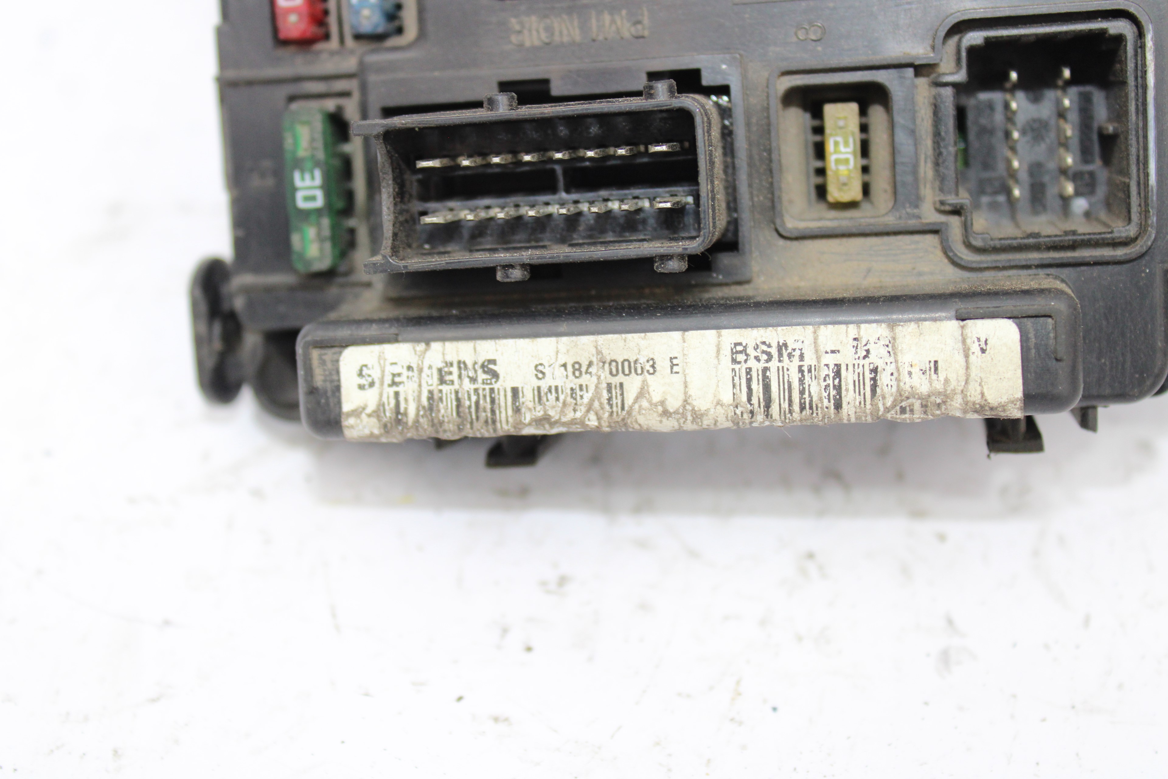 Caja de relés / fusibles 964349888000 de Citroen Xsara 1999-2011 - pieza usada