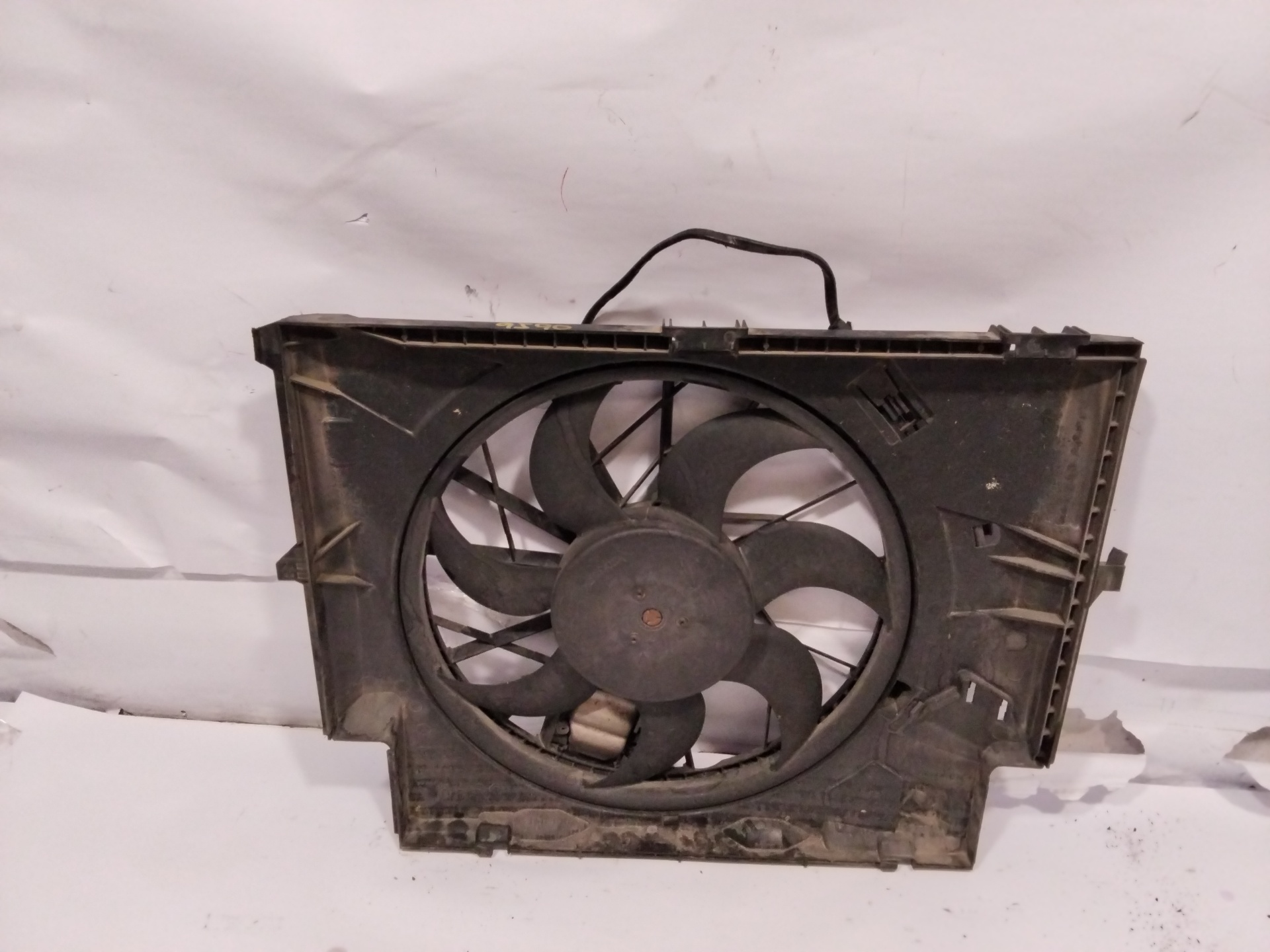 Electroventilador N47D20A,N47D20C,D20A,N47DK0 0130303941 de Bmw 1 (e81) 2006-2011 con 210954 km - pieza usada