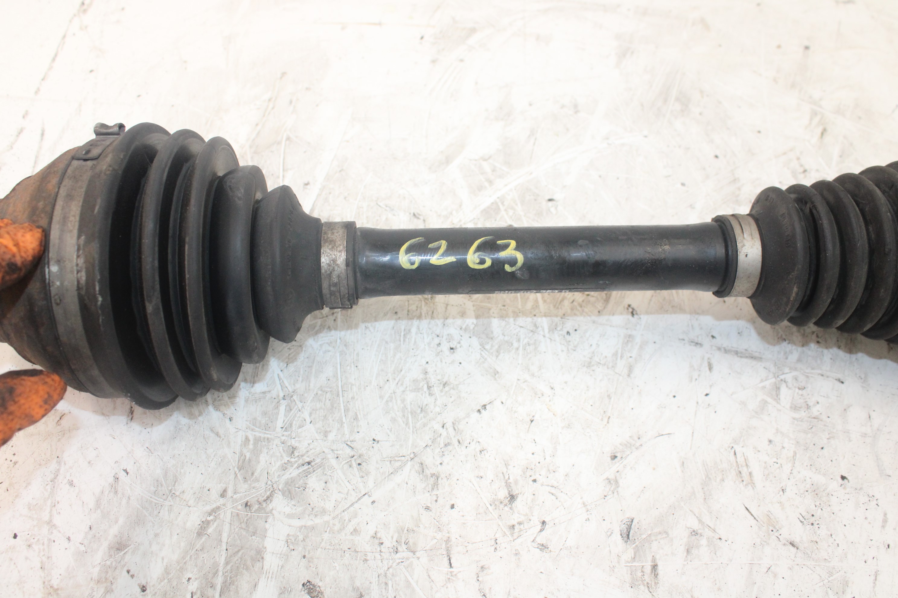 VOLKSWAGEN Tiguan 1 generation (2007-2017) Front Left Driveshaft 5N0407763 24064857