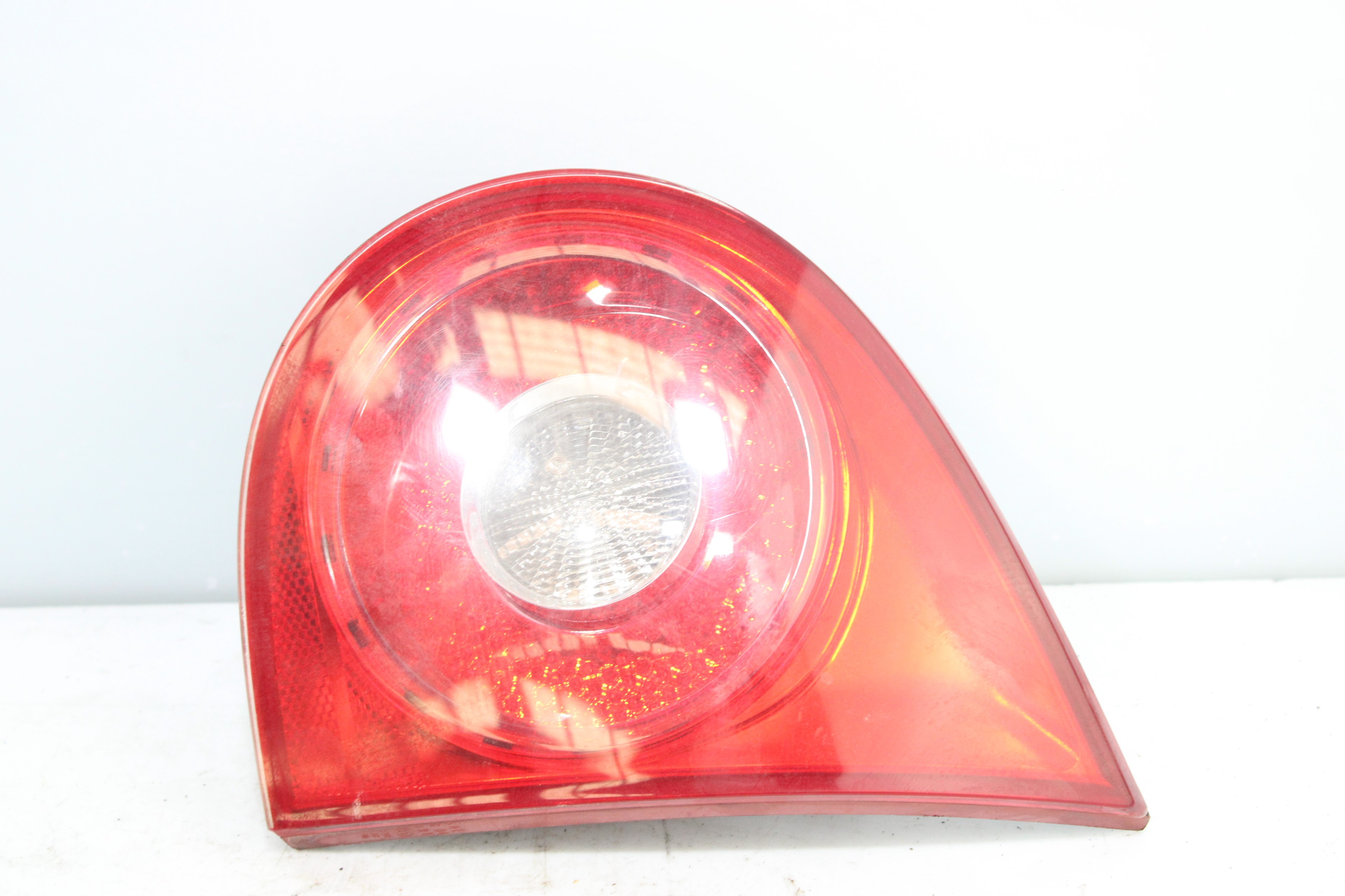 VOLKSWAGEN Golf 5 generation (2003-2009) Rear Right Taillight Lamp 1K6945094E 25427347