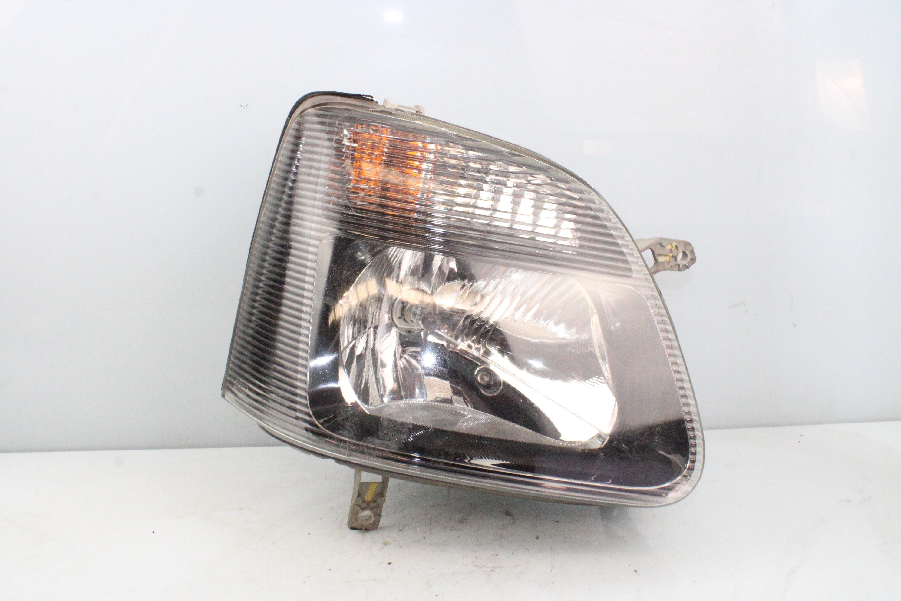 OPEL Agila 1 generation (2000-2007) Front Right Headlight GM13173388 25177607