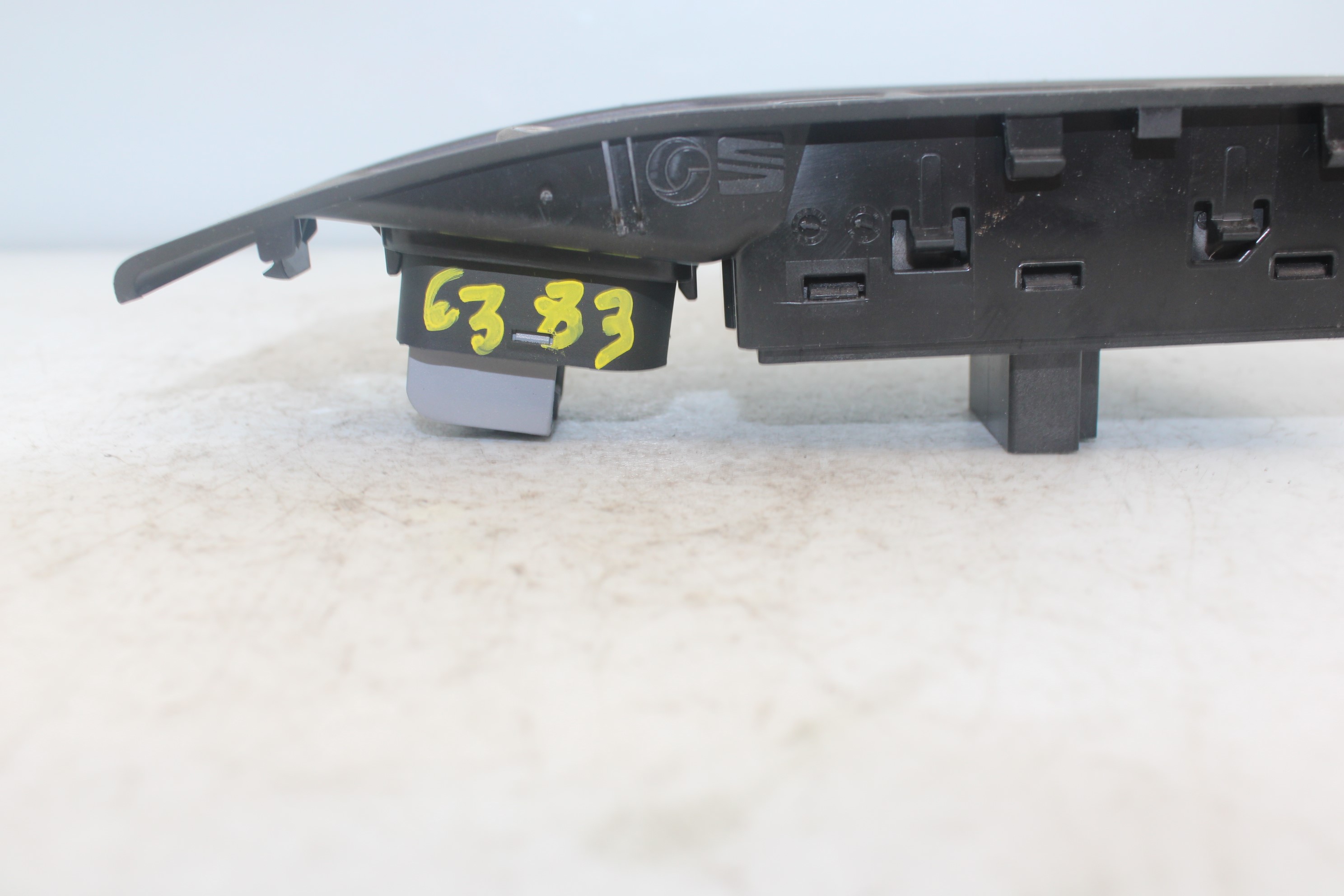 SEAT Alhambra 2 generation (2010-2021) Front Left Door Window Switch 5G0959857E 25190442