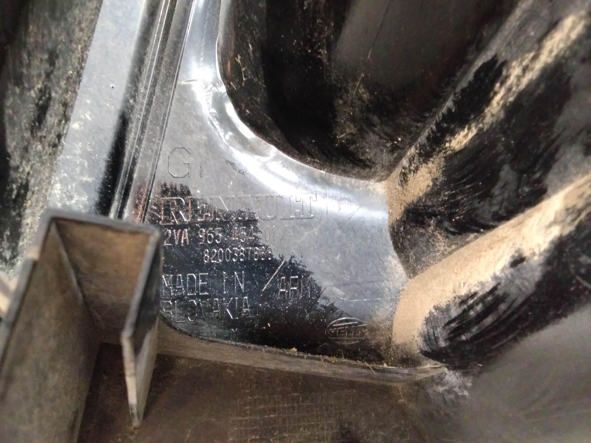 Pisca tras esquerdo 8200387888 de Renault Twingo 2007-2008 - pieza usada