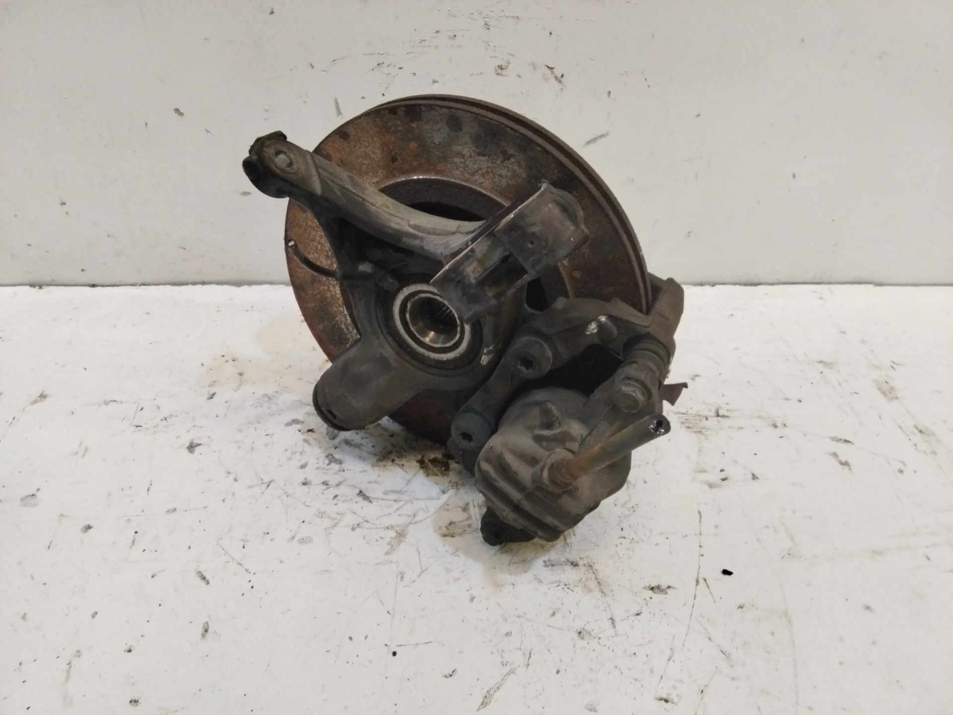 CITROËN C4 1 generation (2004-2011) Front Left Wheel Hub NOREF 25266710