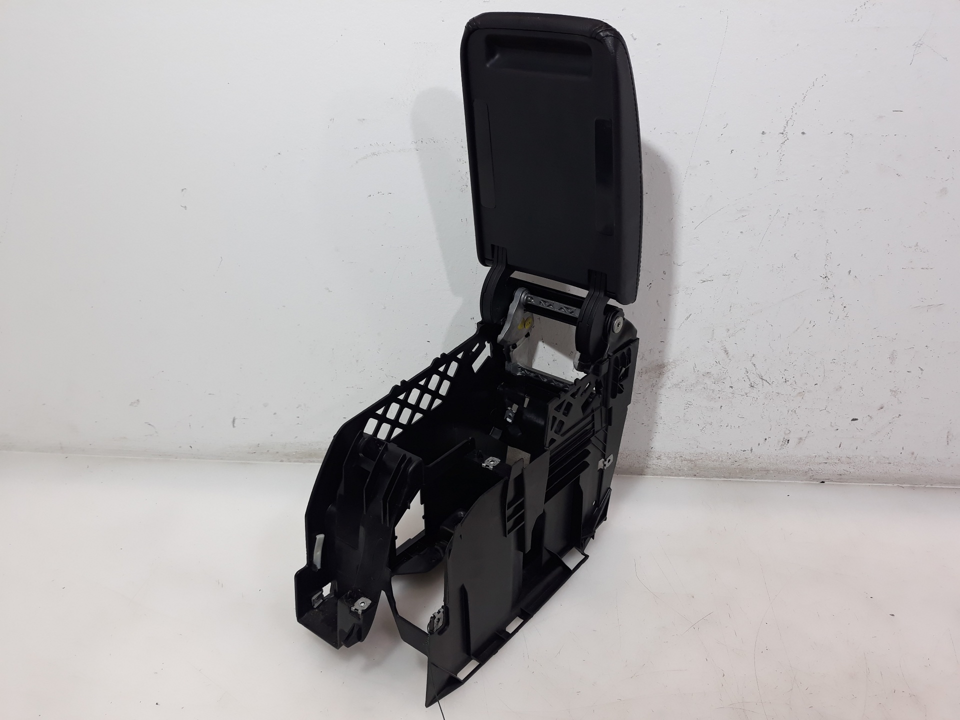 VOLKSWAGEN Golf 6 generation (2008-2015) Armrest 1K5864251C, 1K5864251C 25157130