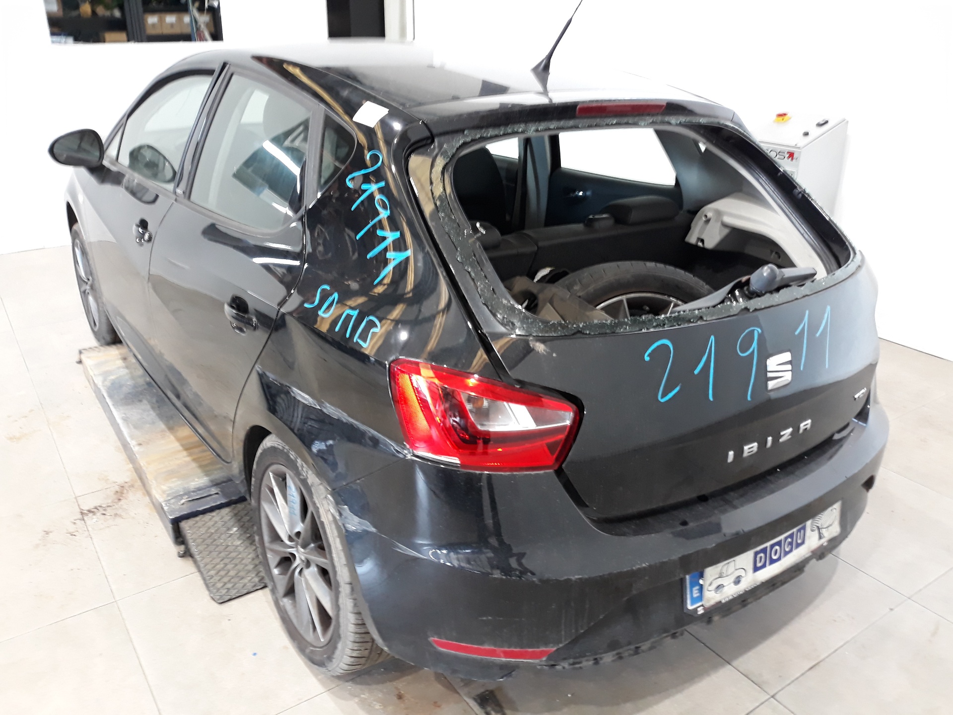 SEAT Ibiza 4 generation (2008-2017) Galinio dangčio (bagažinės) valytuvo varikliukas 6J4955711A, 6J4955711A 19161927