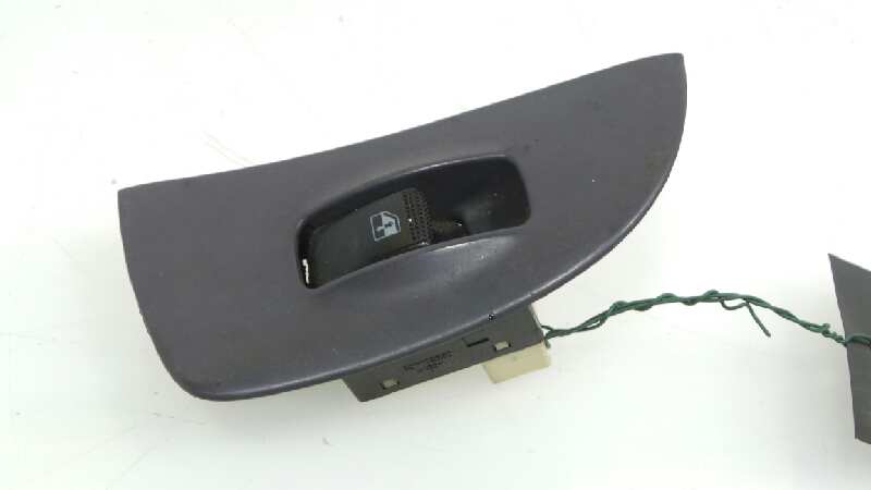 HYUNDAI Santa Fe SM (2000-2013) Rear Right Door Window Control Switch 621W03620, 935822D000, 935802D000 18882002