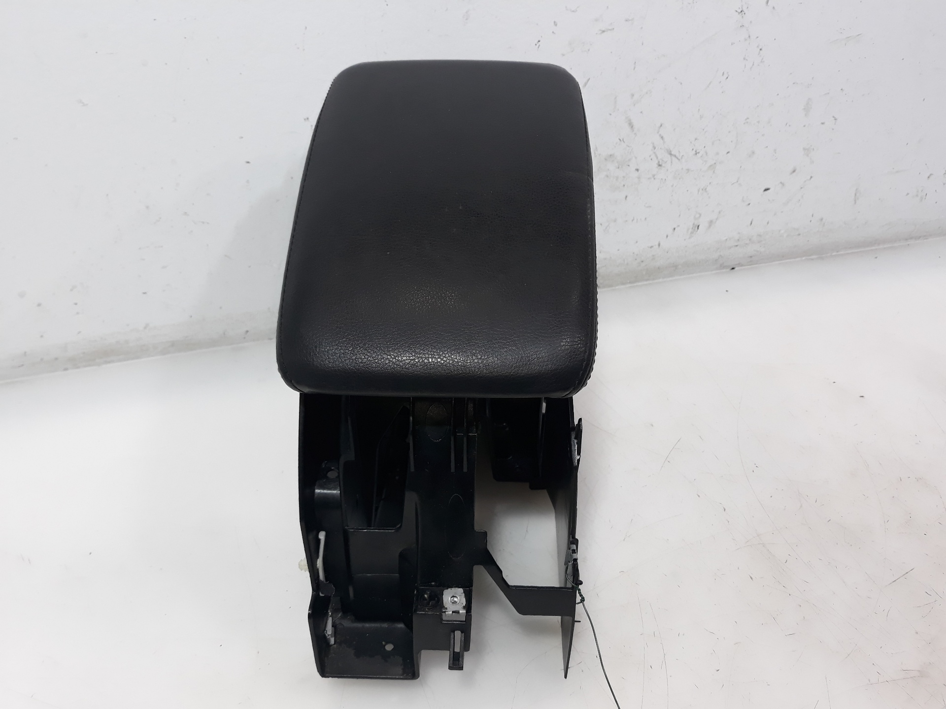 VOLKSWAGEN Golf 6 generation (2008-2015) Armrest 1K5864251C, 1K5864251C 25157130