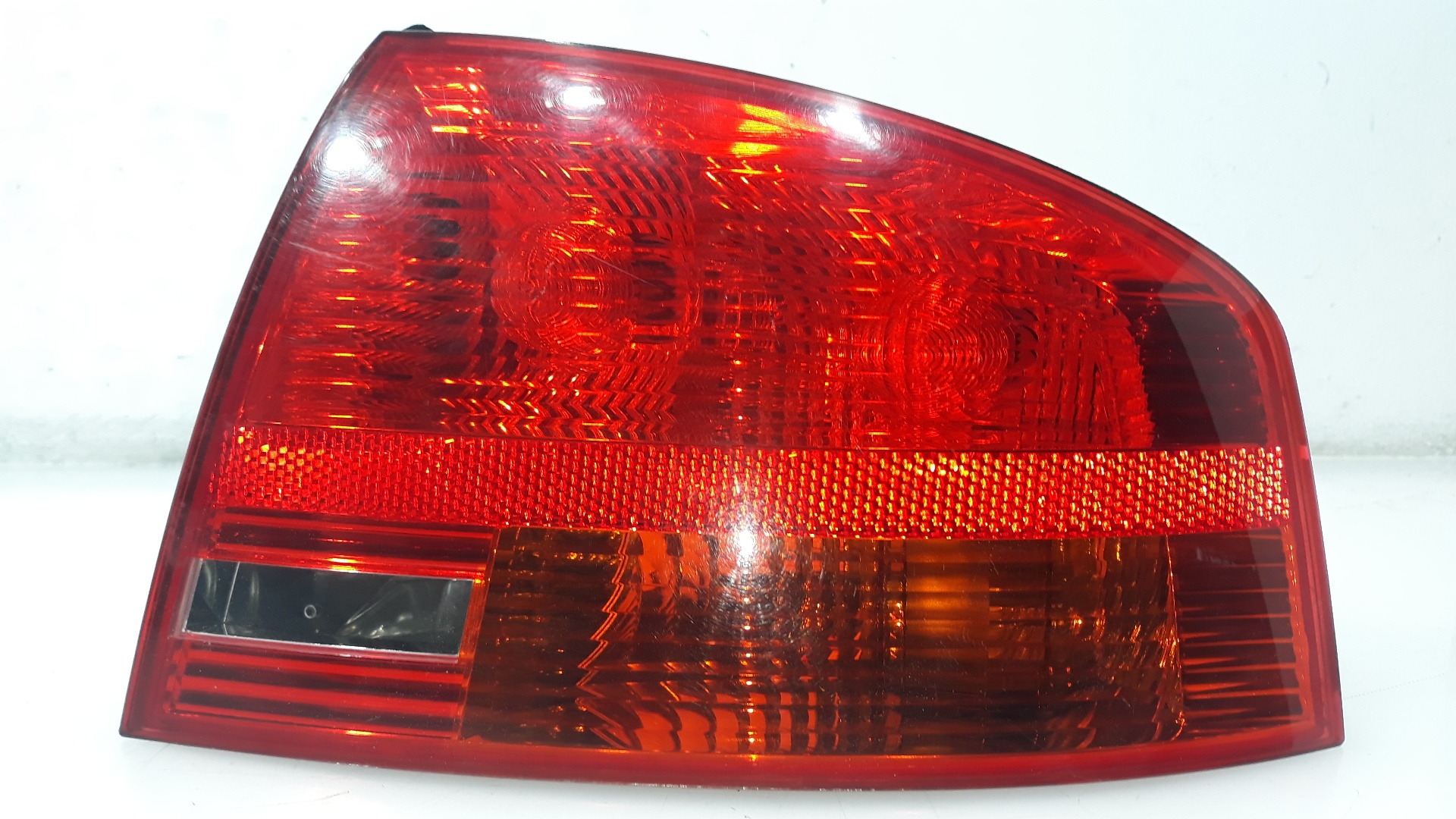 AUDI A4 B7/8E (2004-2008) Bakre höger bakljuslampa 8E5945096, 8E5945096 25306846