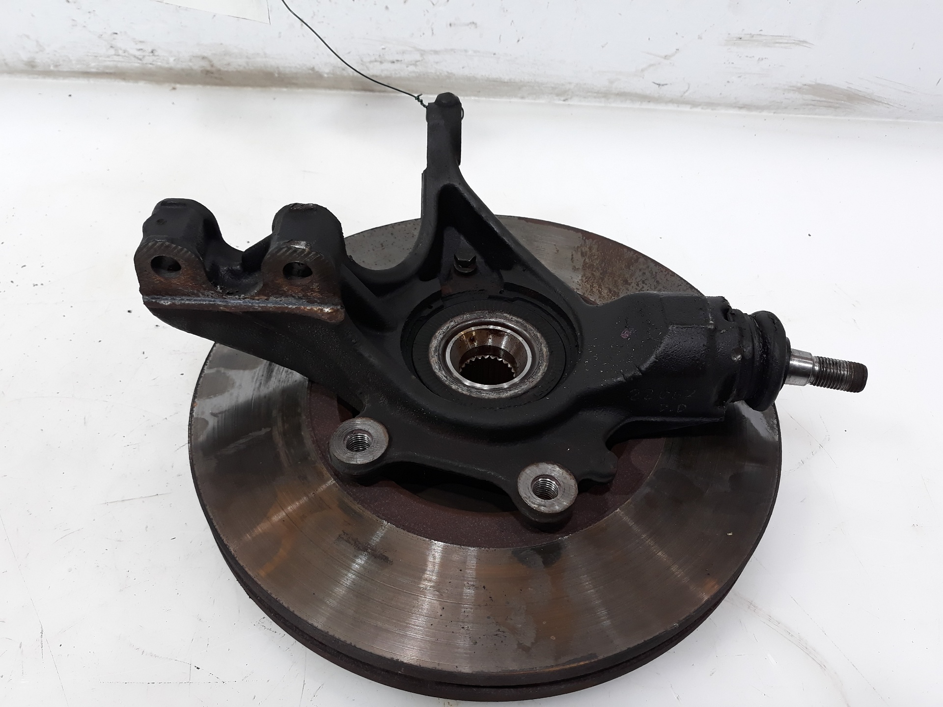 PEUGEOT 5008 1 generation (2009-2016) Front Right Wheel Hub 1606631080,1606631080 19421815