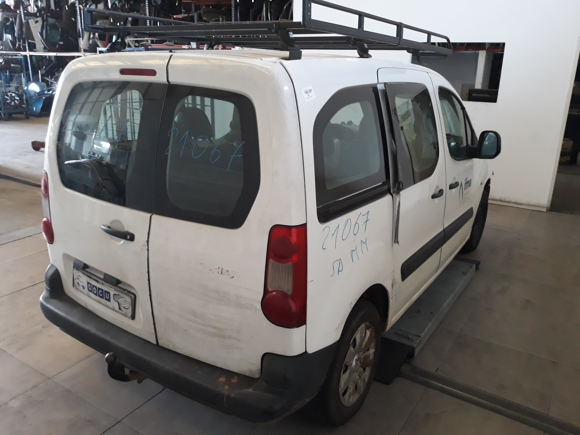 CITROËN Berlingo 2 generation (2008-2023) Кронштейн ручки передней левой двери 96555515XT, 9143N7 19105282