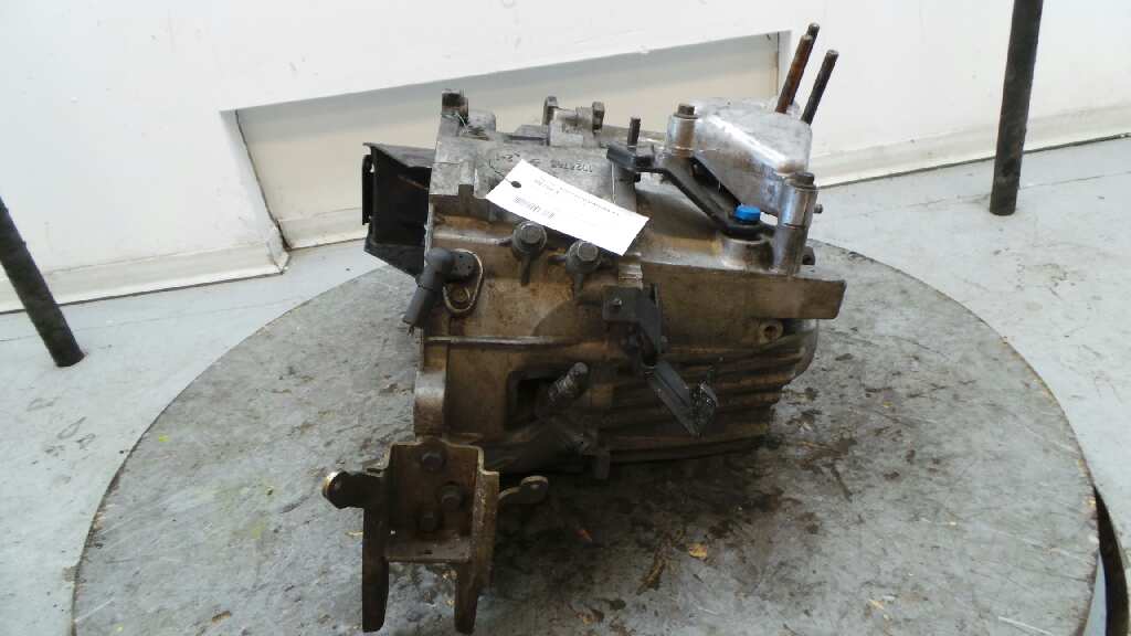 VOLVO V40 1 generation (1996-2004) Gearbox 1023678,1023678 18940247