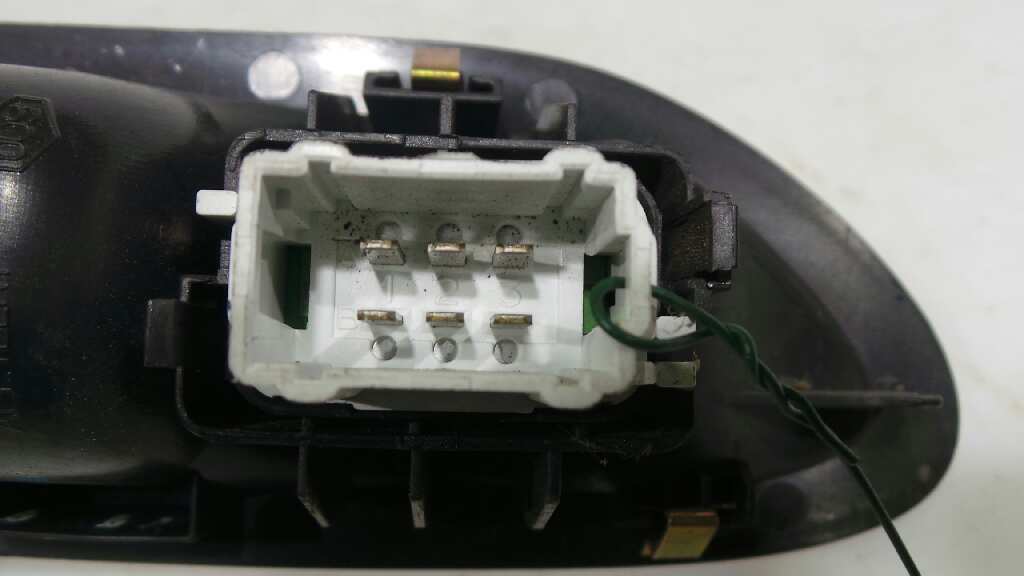 RENAULT Laguna 2 generation (2001-2007) Rear Right Door Window Control Switch 8200016013, 8200016013 18899404