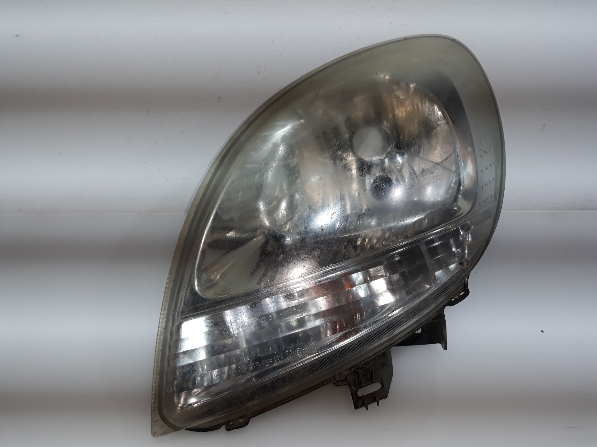 NISSAN Front Left Headlight 8200236590, 8200236590 19097372