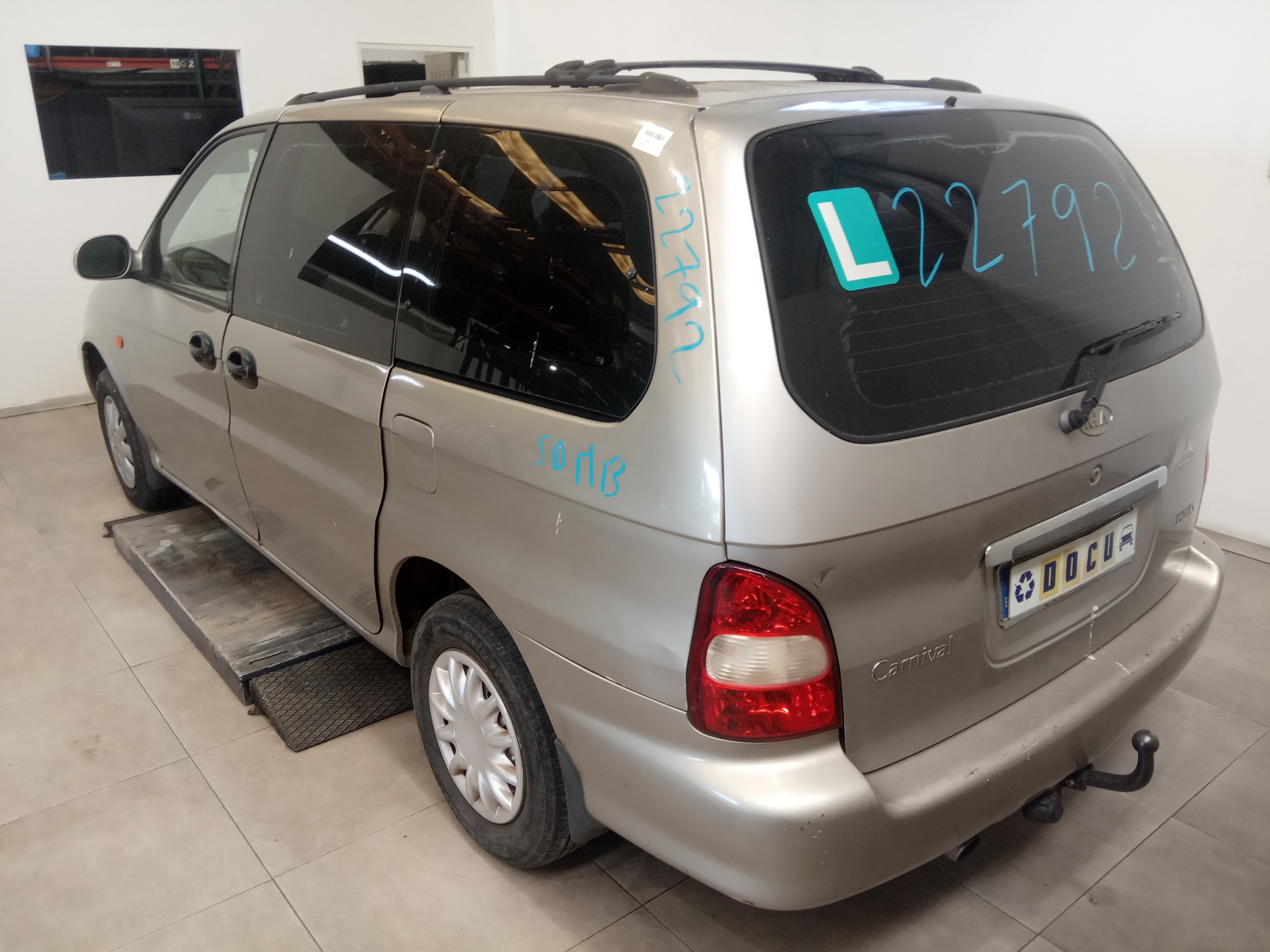 KIA Carnival UP/GQ (1999-2006) Радиатор интеркулера 0K55313550B 25207393