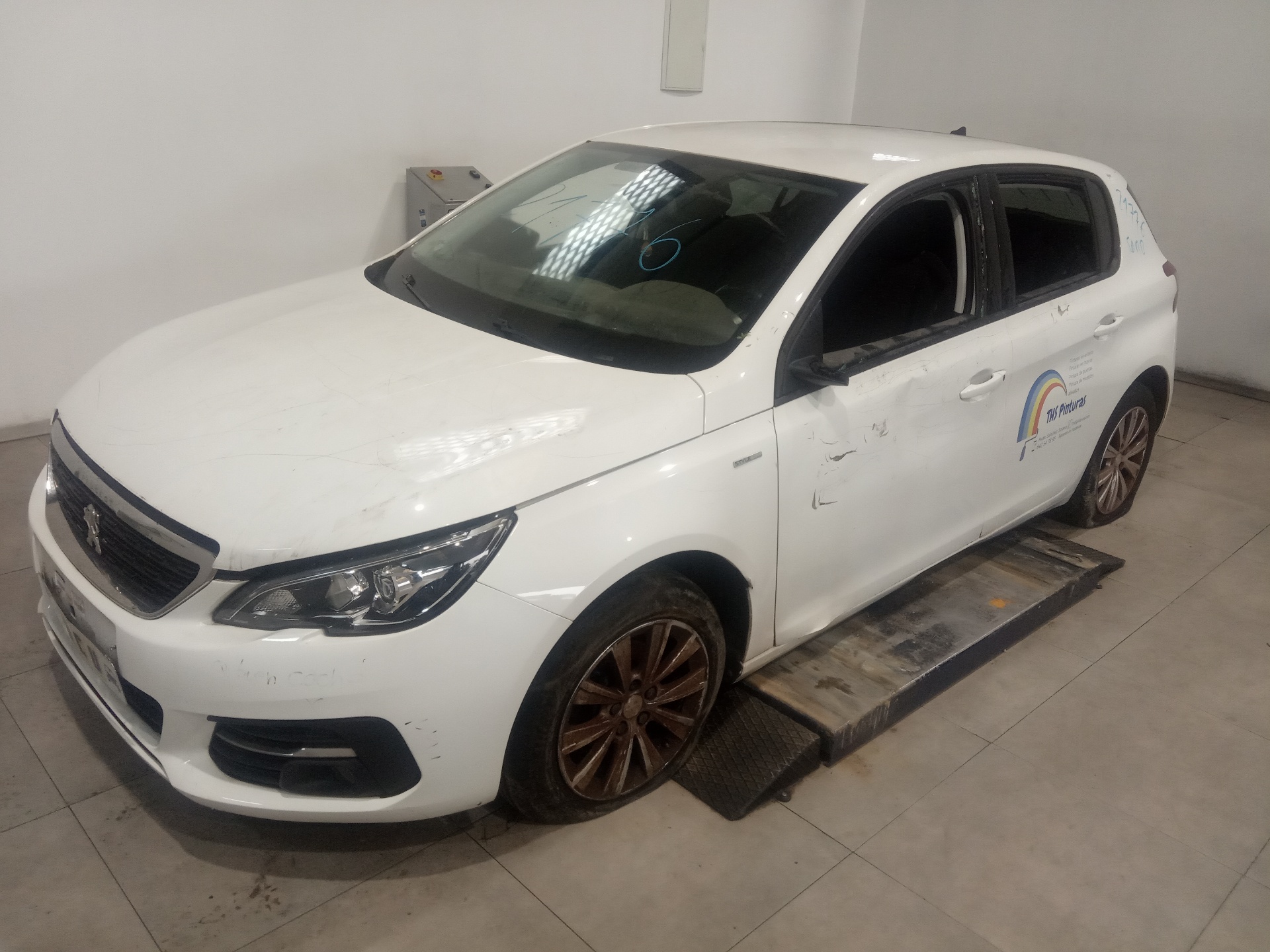 PEUGEOT 308 T9 (2013-2021) Наружная ручка передней левой двери 9802977380,9802977380 22756170