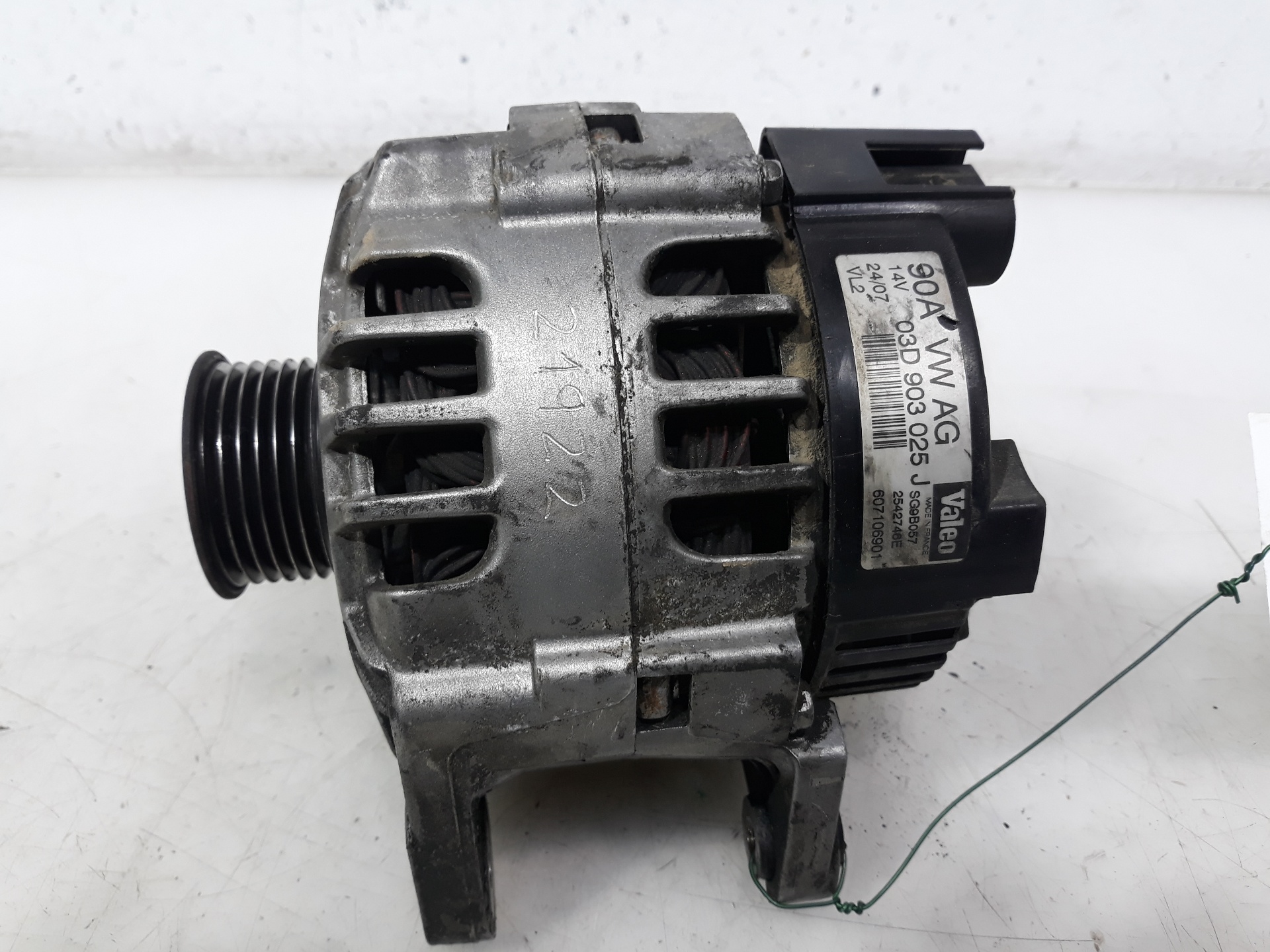 VOLVO Polo 4 generation (2001-2009) Alternator 03D903025J, 03D903025J 19151056