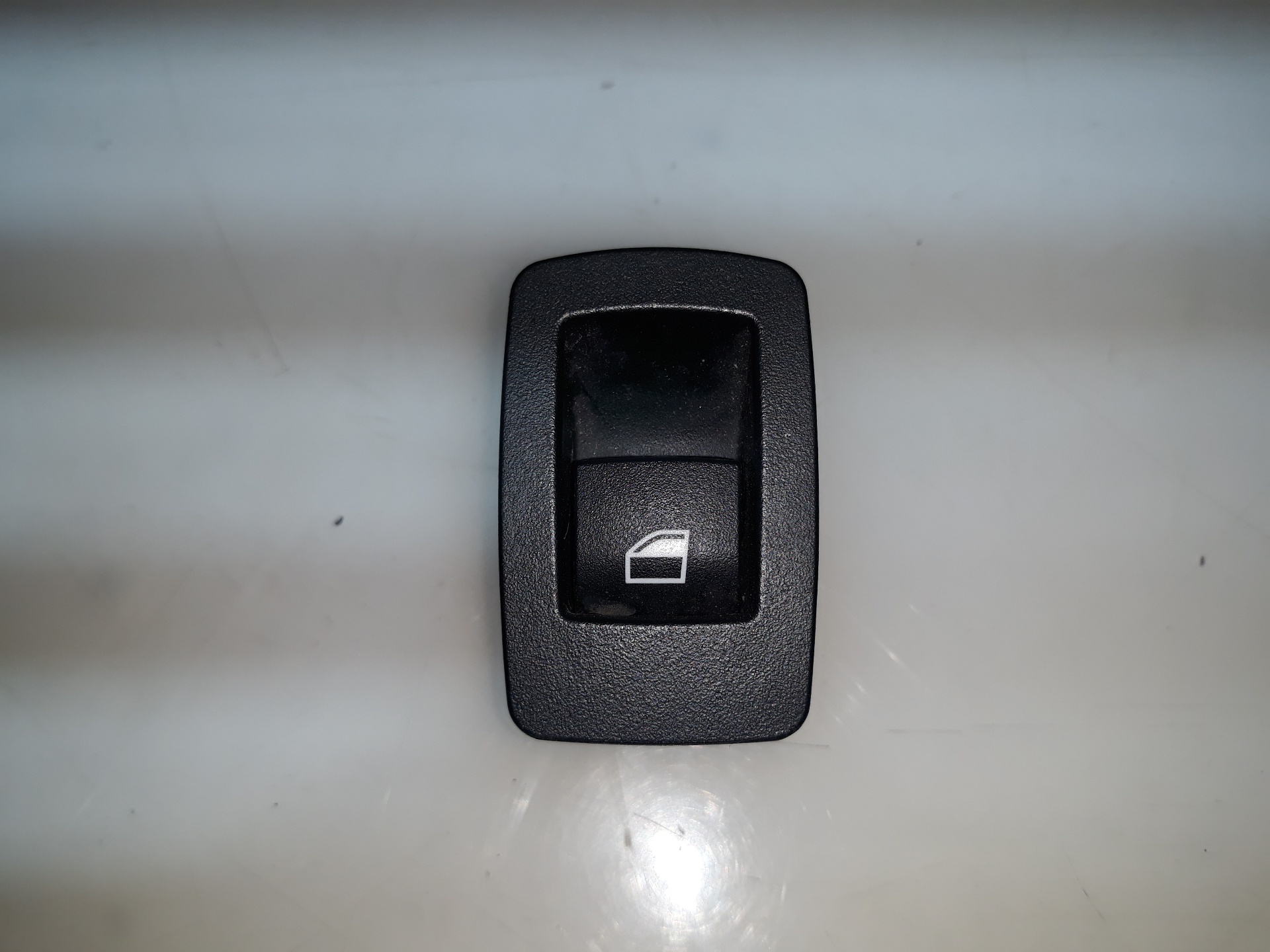 BMW 3 Series E90/E91/E92/E93 (2004-2013) Rear Right Door Window Control Switch 61319208106,920810603 19125096