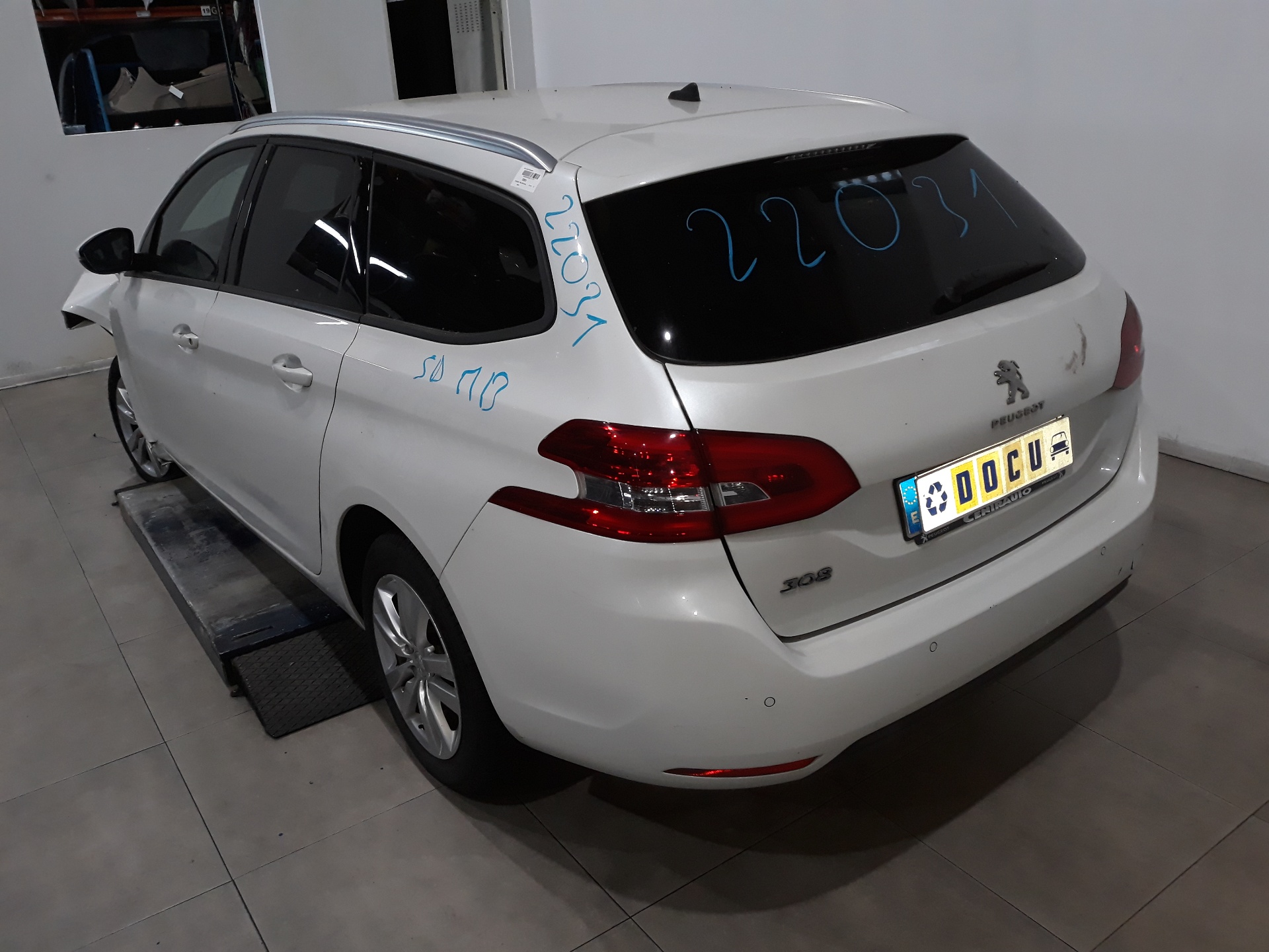 PEUGEOT 308 T9 (2013-2021) Повторитель переднего правого крыла 9812662180,9812662180 26093824