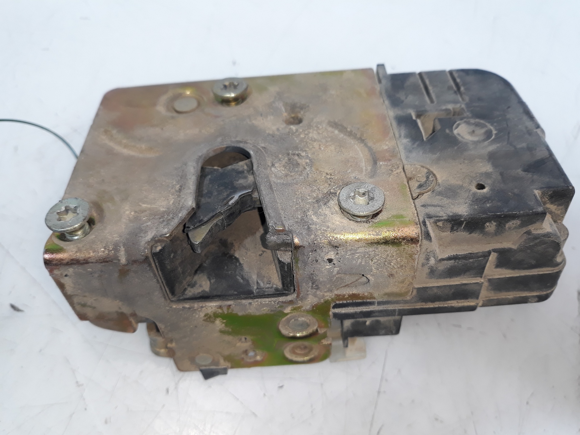 VOLKSWAGEN Front Right Door Lock 9136J4 19535763