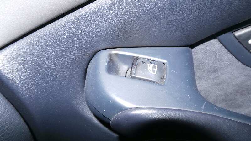 AUDI A8 D3/4E (2002-2010) Кнопка стеклоподъемника передней правой двери 4E0959855, 4E0959855 25198838