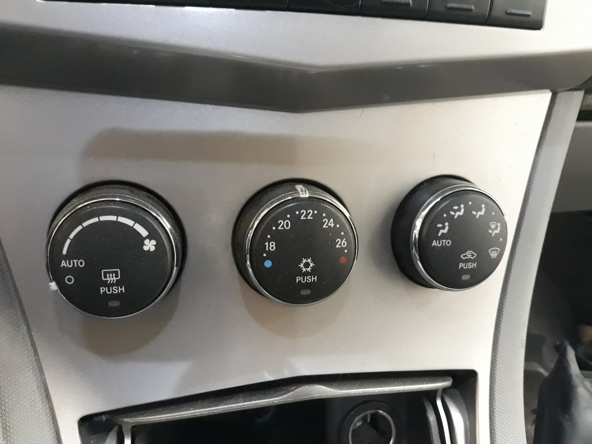 CHRYSLER Sebring 3 generation (2007-2010) Klimato kontrolės (klimos) valdymas P55111315AC, P55111315AC 25089035