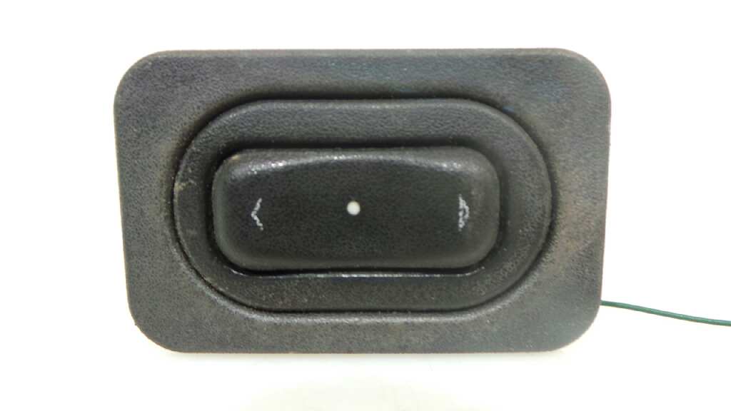 OPEL Corsa C (2000-2006) Front Right Door Window Switch 24407699 18921276