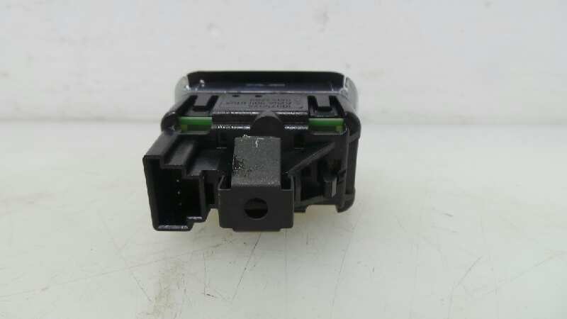 INFINITI Front Right Door Window Switch A2049058102, A2049058102 19048305