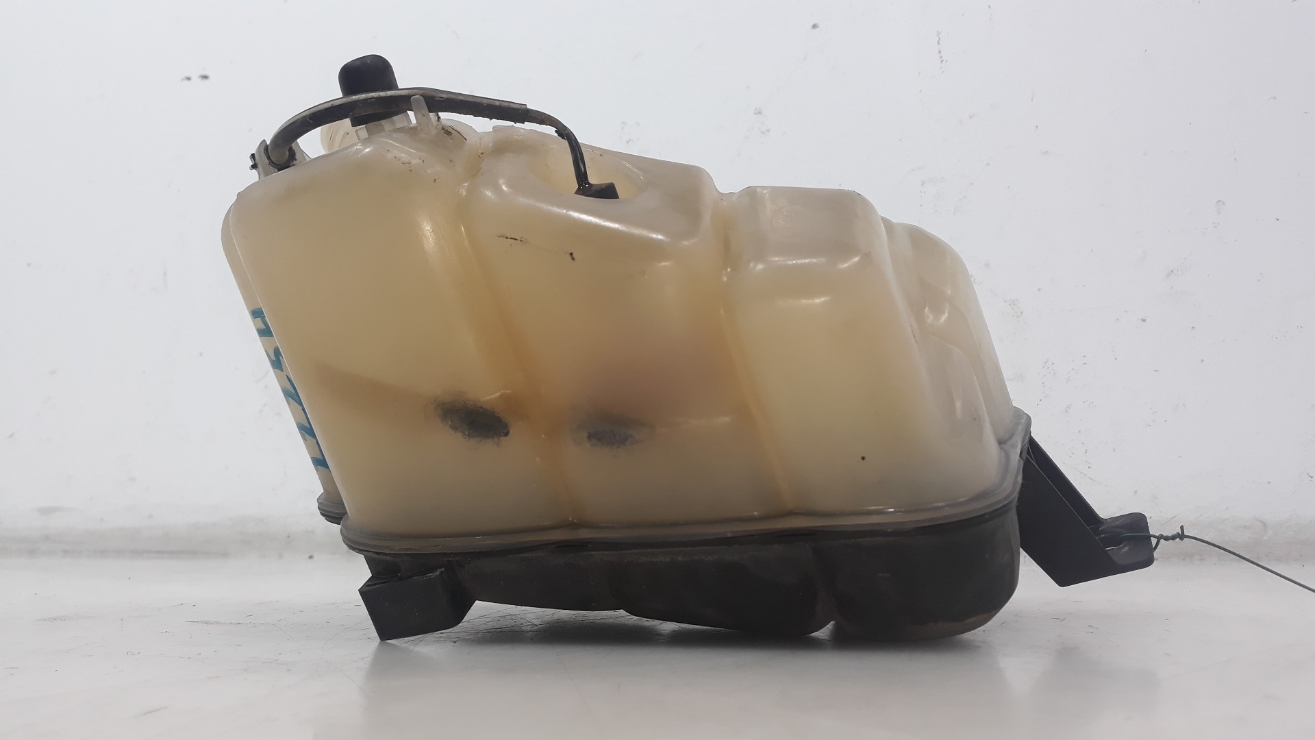 LAND ROVER Discovery Sport 1 generation (2014-2024) Expansion Tank FK728K218AA,FK728K218AA 25211405