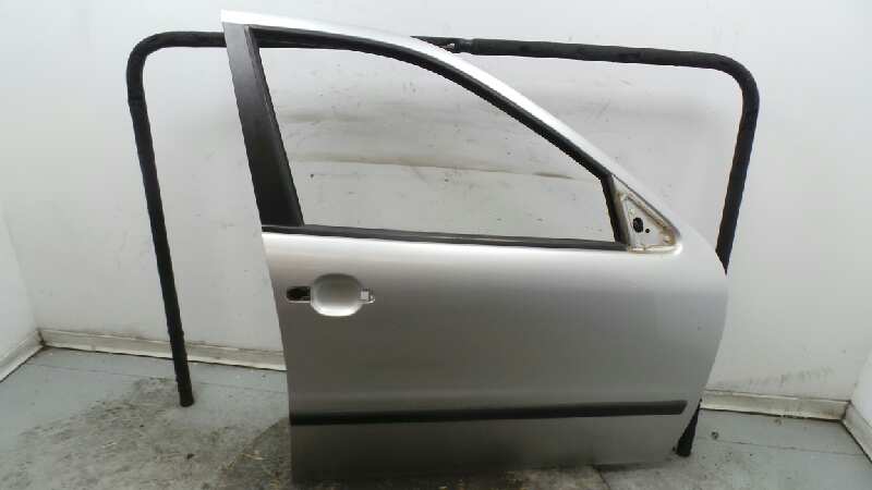 SEAT Toledo 2 generation (1999-2006) Priekšējās labās durvis 1M0831056M, 1M0831056M 19024175