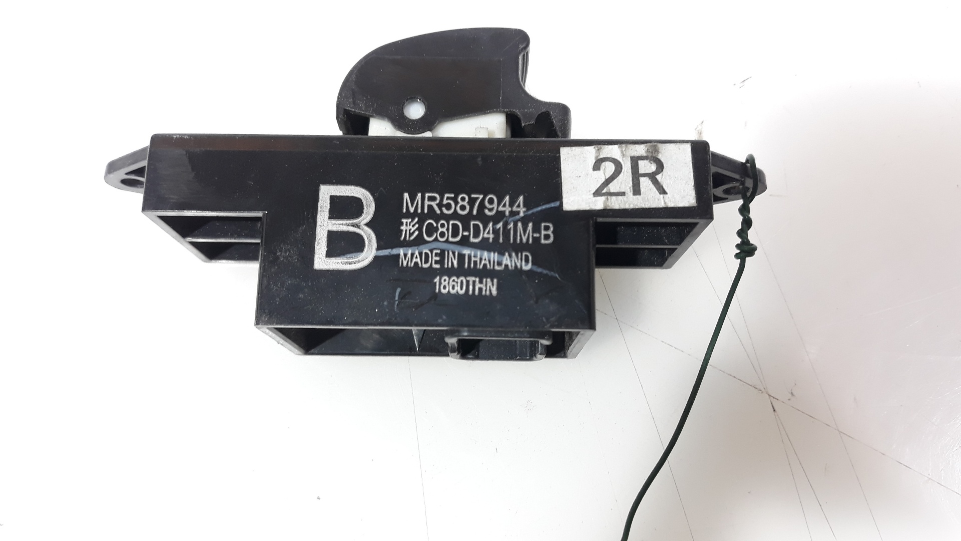 MITSUBISHI Outlander 2 generation (2005-2013) Кнопка стеклоподъемника передней правой двери MR587944, MR587944 25157359