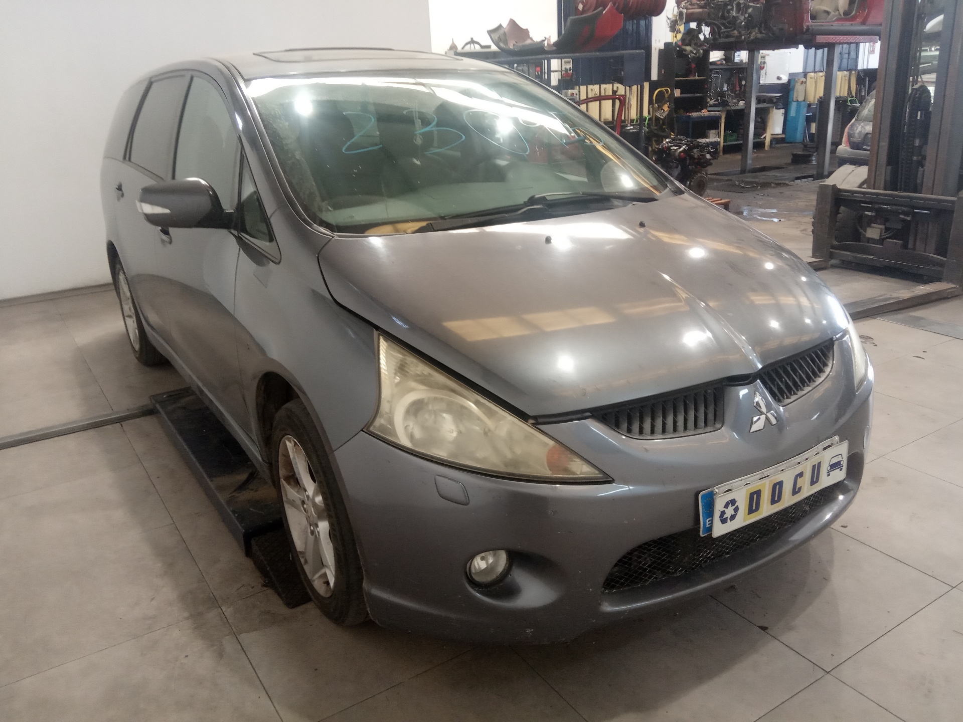 MITSUBISHI Grandis 1 generation (2003-2011) Jobb hátsó ajtó ablakemelője MR959660 26352900