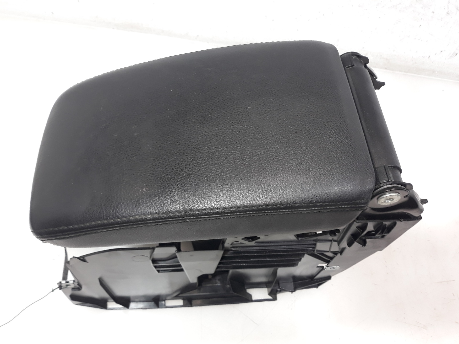 VOLKSWAGEN Golf 6 generation (2008-2015) Armrest 1K5864251C, 1K5864251C 25157130