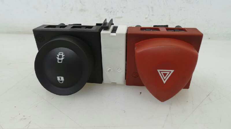 RENAULT Megane 2 generation (2002-2012) Buton oprire de urgență 8200407415, 8200407415 18996534