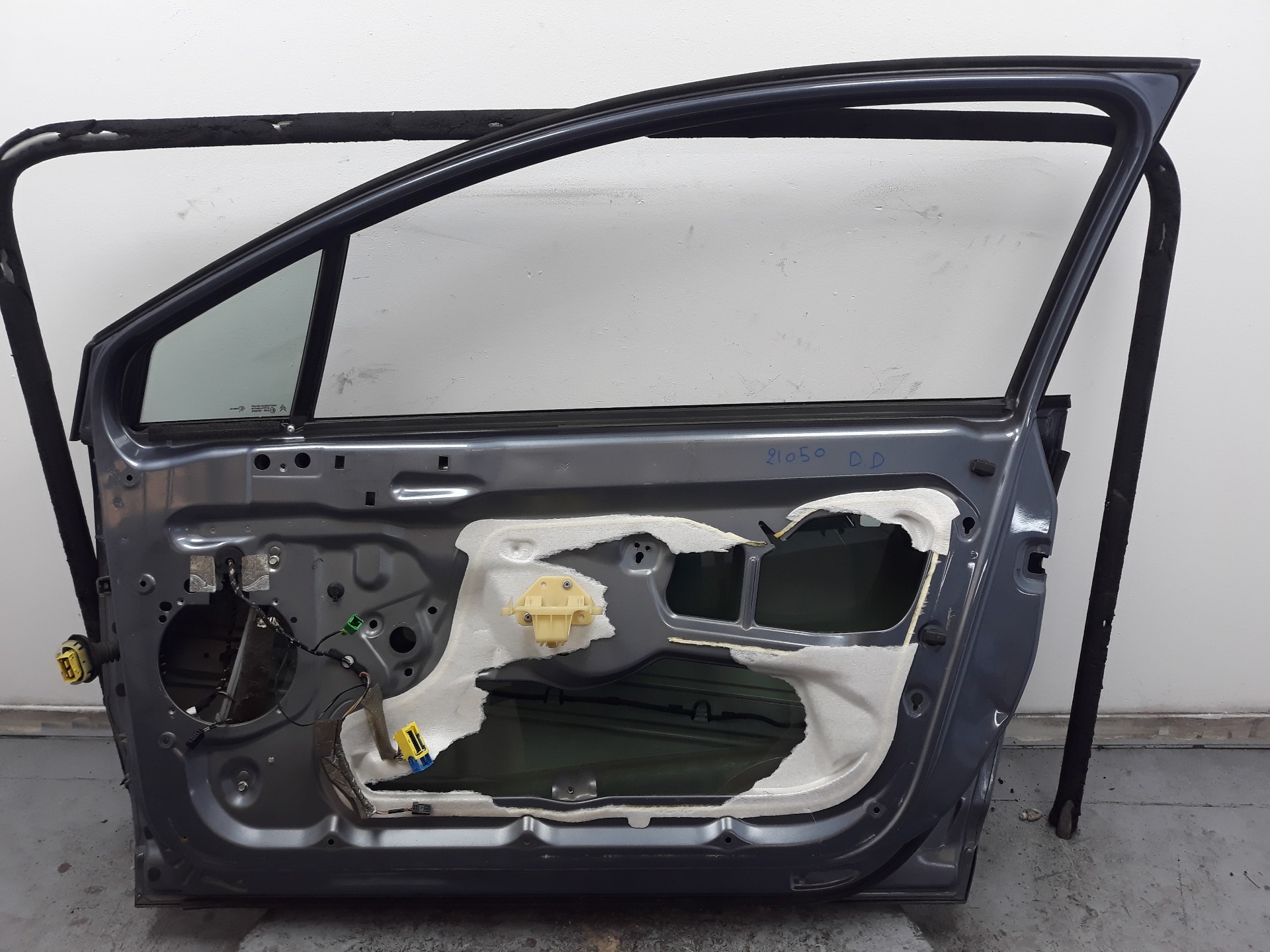 PEUGEOT C4 1 generation (2004-2011) Front Right Door 9004W5,9004W5 19103523