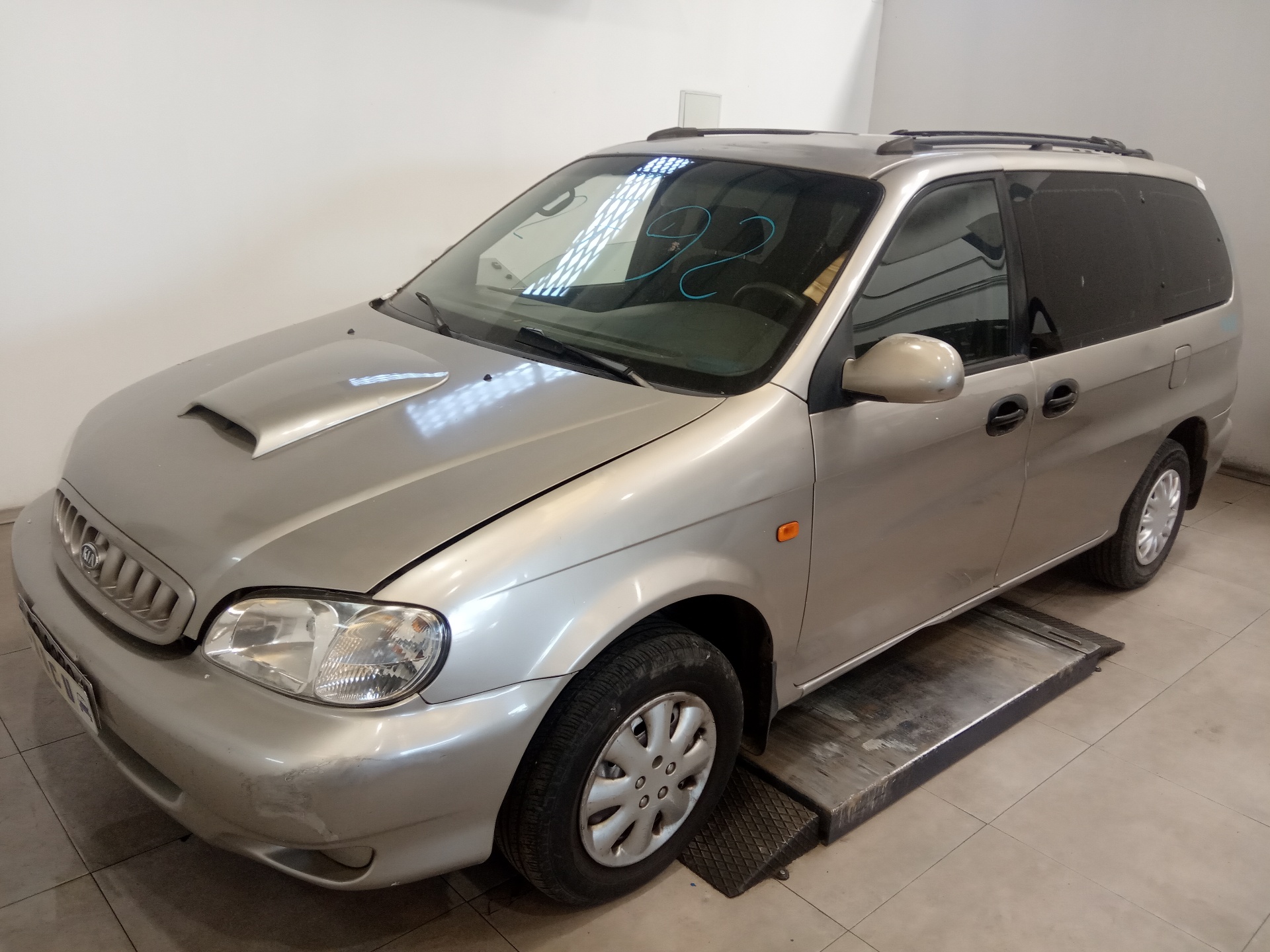 KIA Carnival UP/GQ (1999-2006) Радиатор интеркулера 0K55313550B 25207393