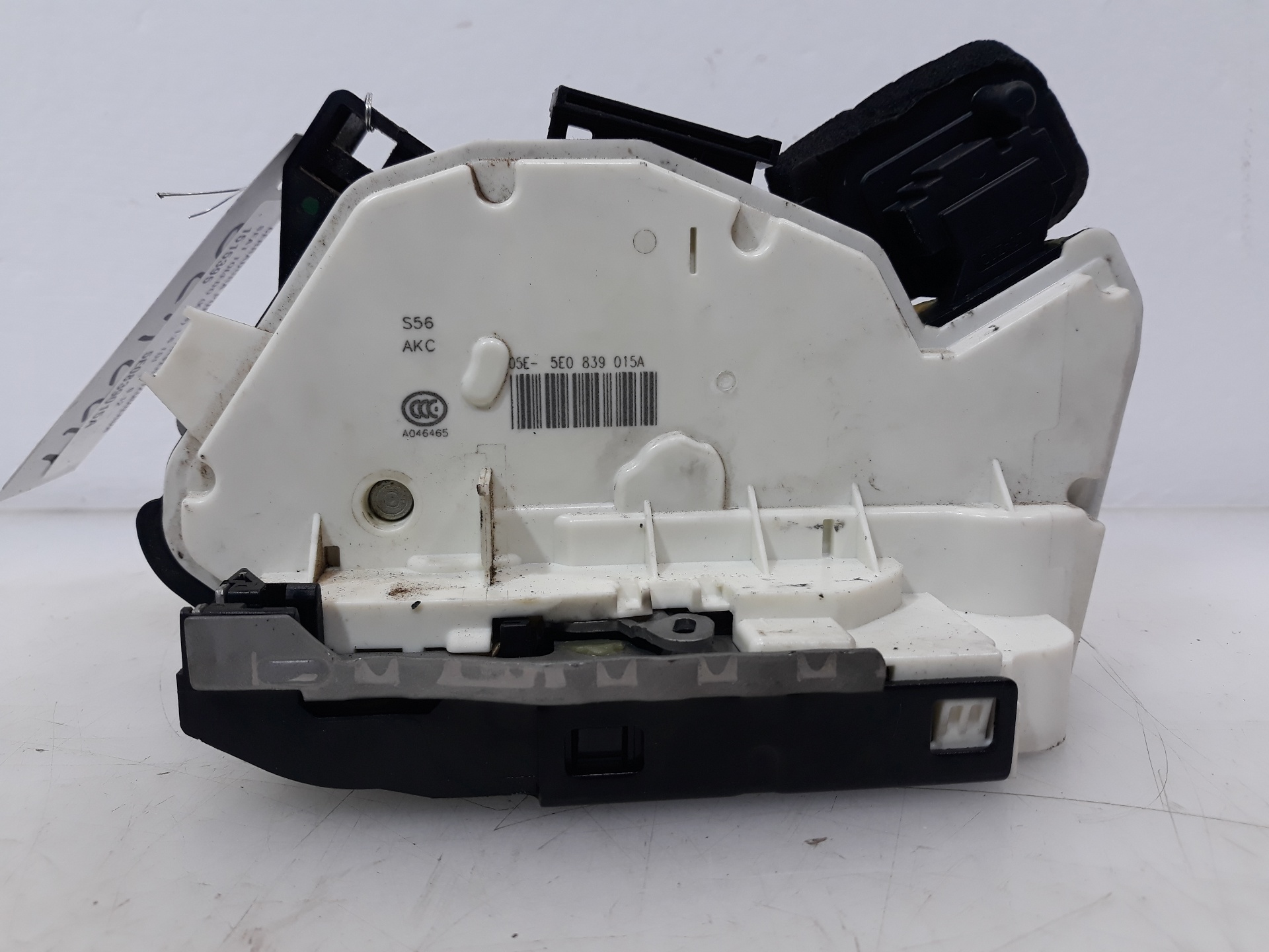 SEAT Toledo 4 generation (2012-2020) Aizmugurējo kreiso durvju slēdzene 5E0839015A, 5E0839015A 19155093