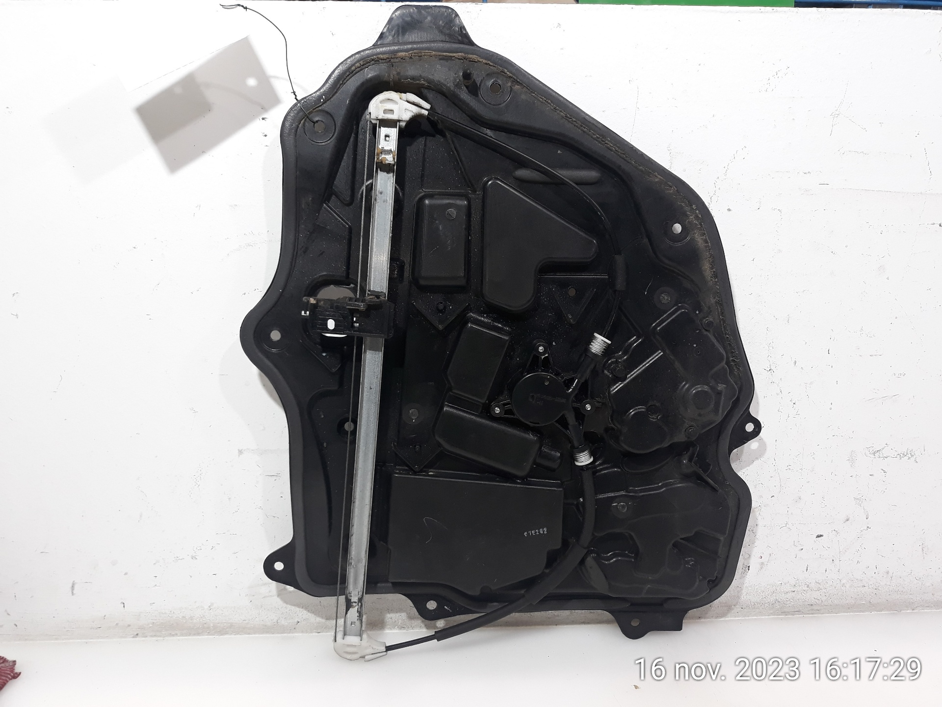 MAZDA 5 1 generation (2005-2010) Rear left door window lifter C2357397X, C2357397X 23279129