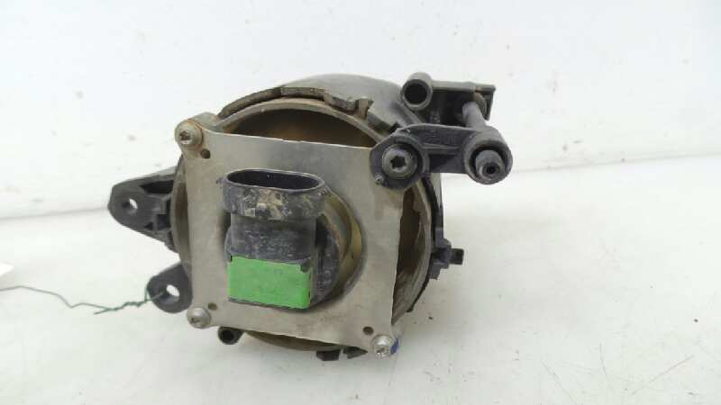 SUZUKI A4 B6/8E (2000-2005) Противотуманка бампера передняя правая 8E0941700B 19023351