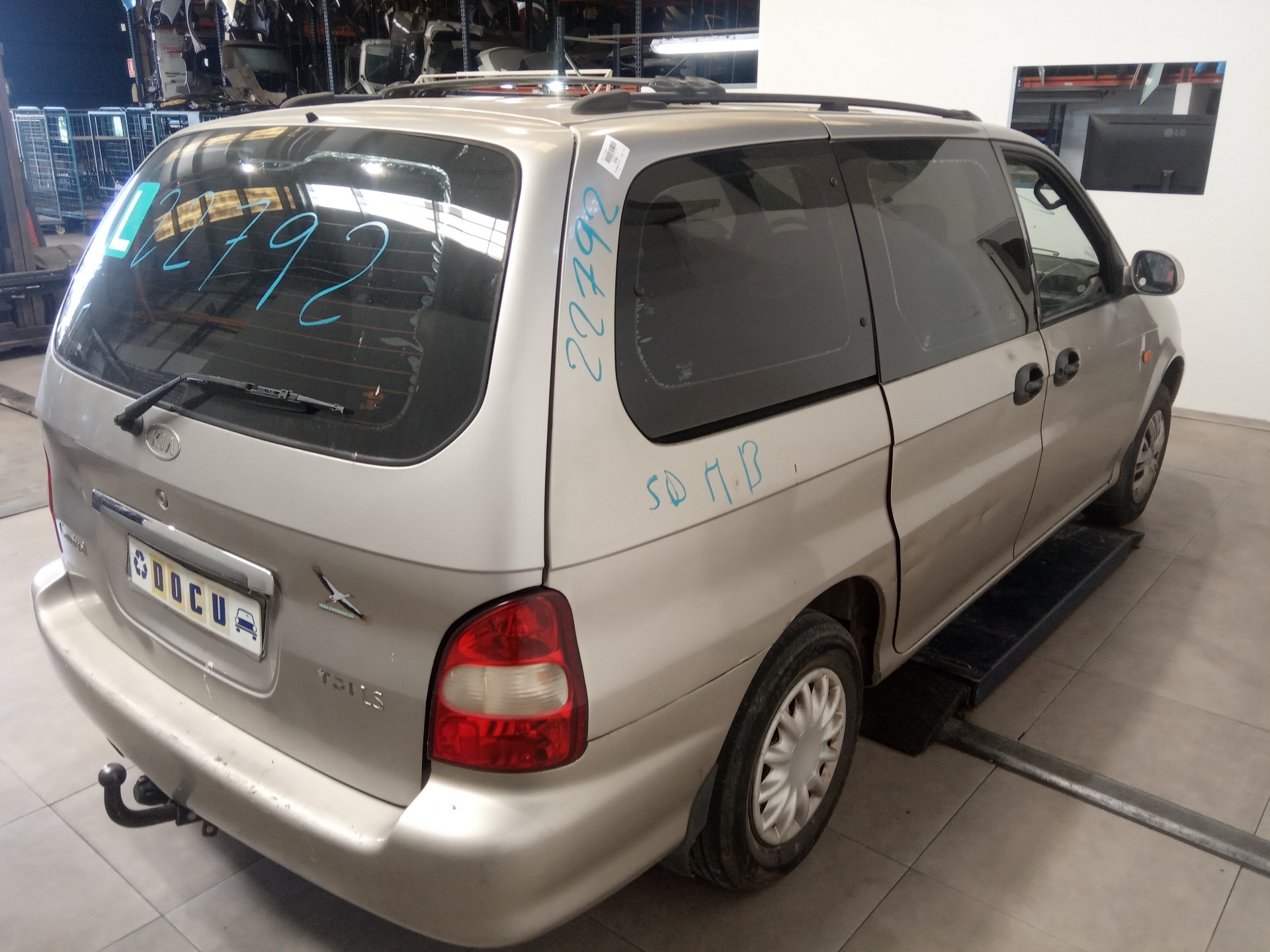 KIA Carnival UP/GQ (1999-2006) Радиатор интеркулера 0K55313550B 25207393