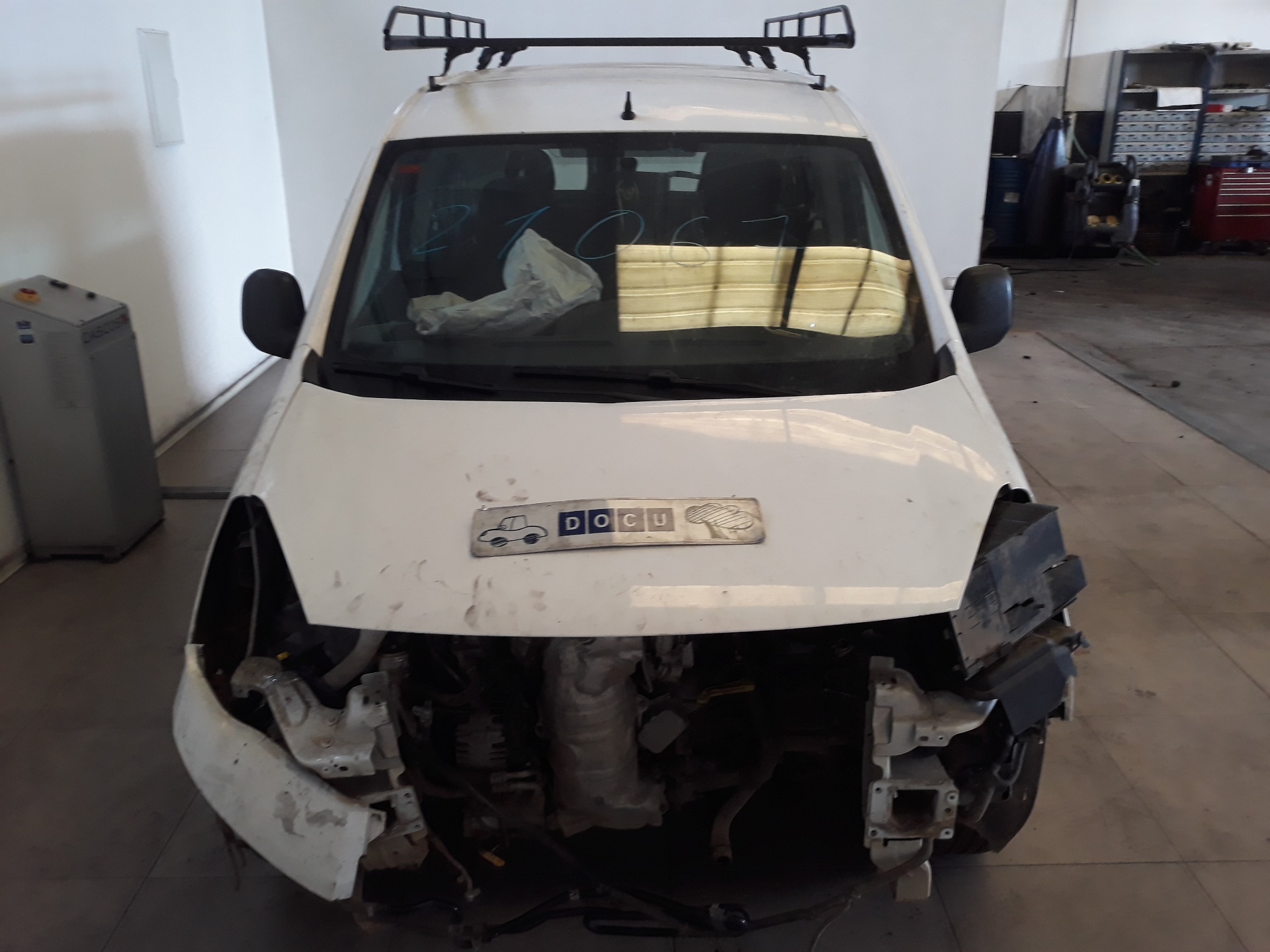 CITROËN Berlingo 2 generation (2008-2023) Кронштейн ручки передней левой двери 96555515XT, 9143N7 19105282