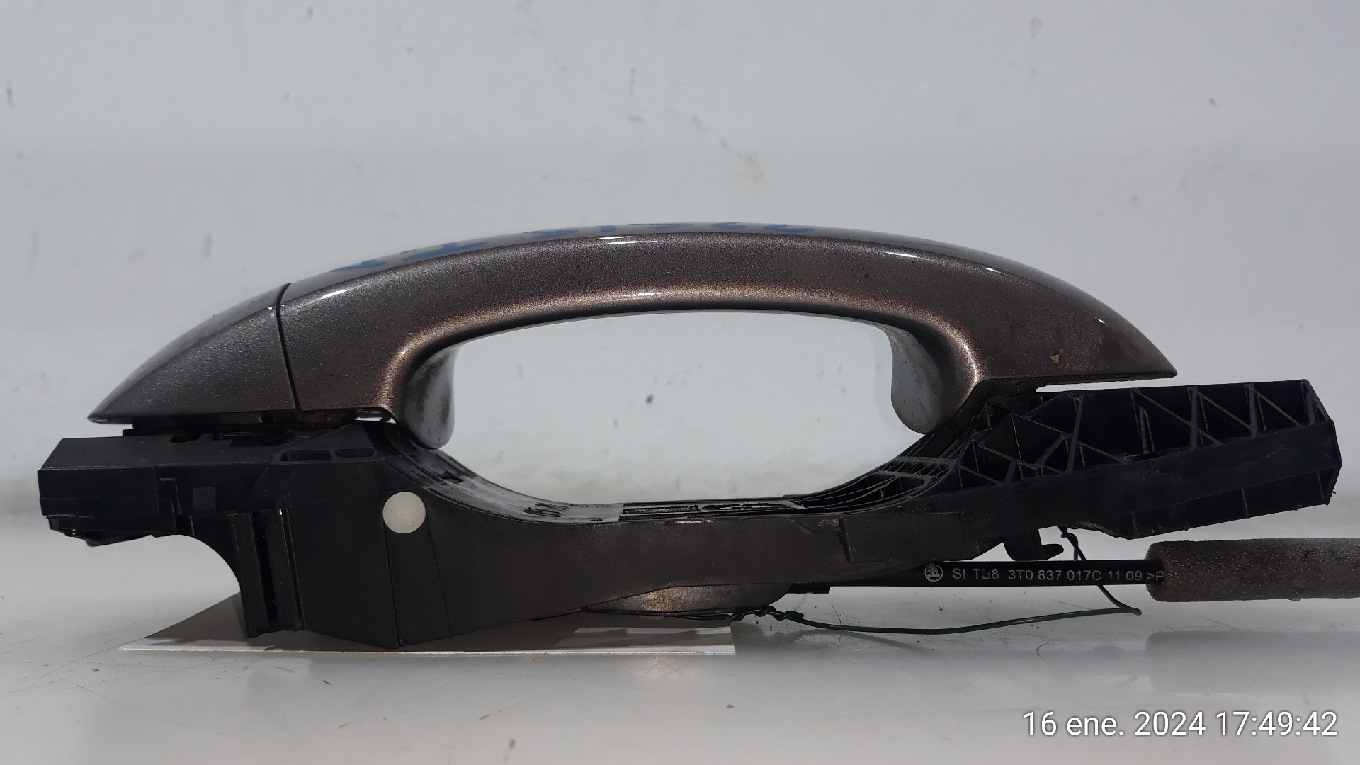 SKODA Superb 2 generation (2008-2015) Rear right door outer handle 5N0839885G, 5N0839885G 26104160