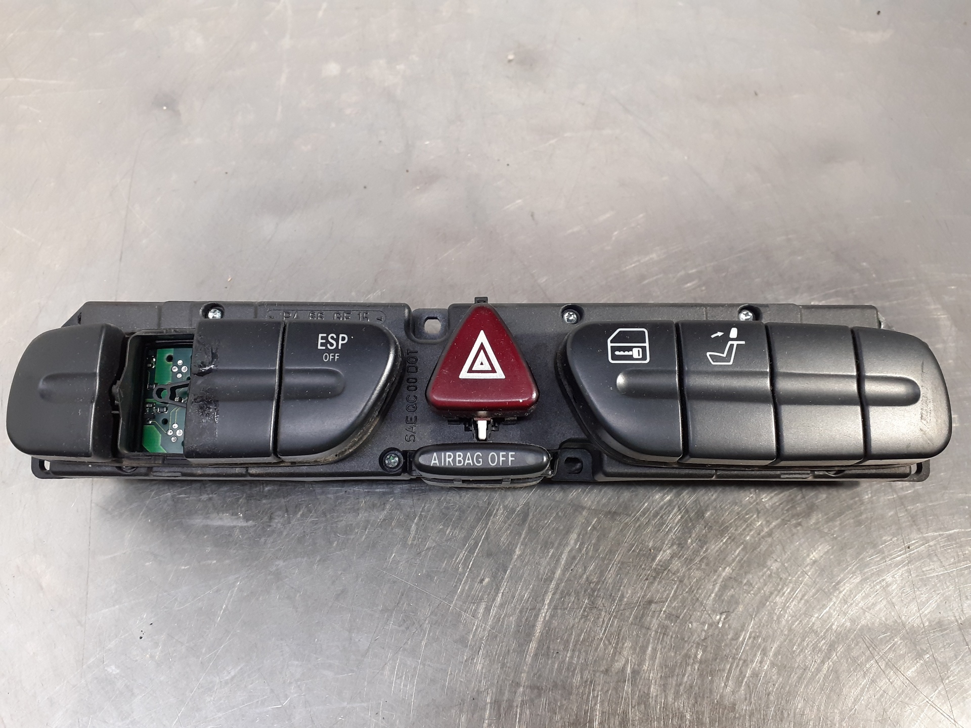 MITSUBISHI C-Class W203/S203/CL203 (2000-2008) Hazard button 2038203710 18993093