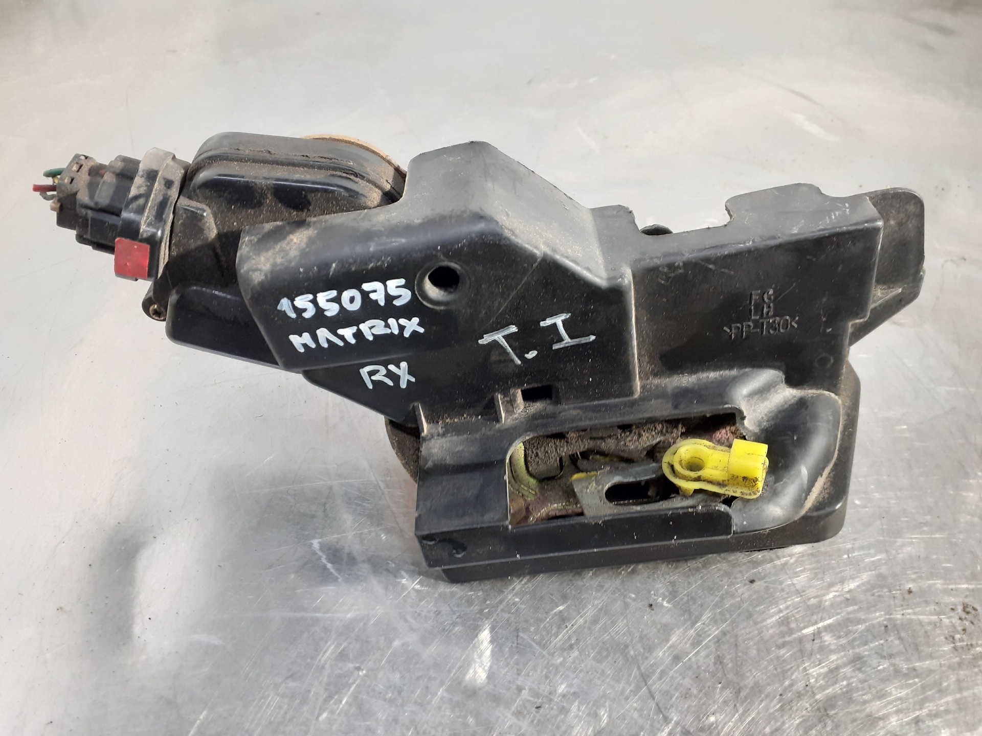 MERCEDES-BENZ Santa Fe SM (2000-2013) Rear Left Door Lock 18986092