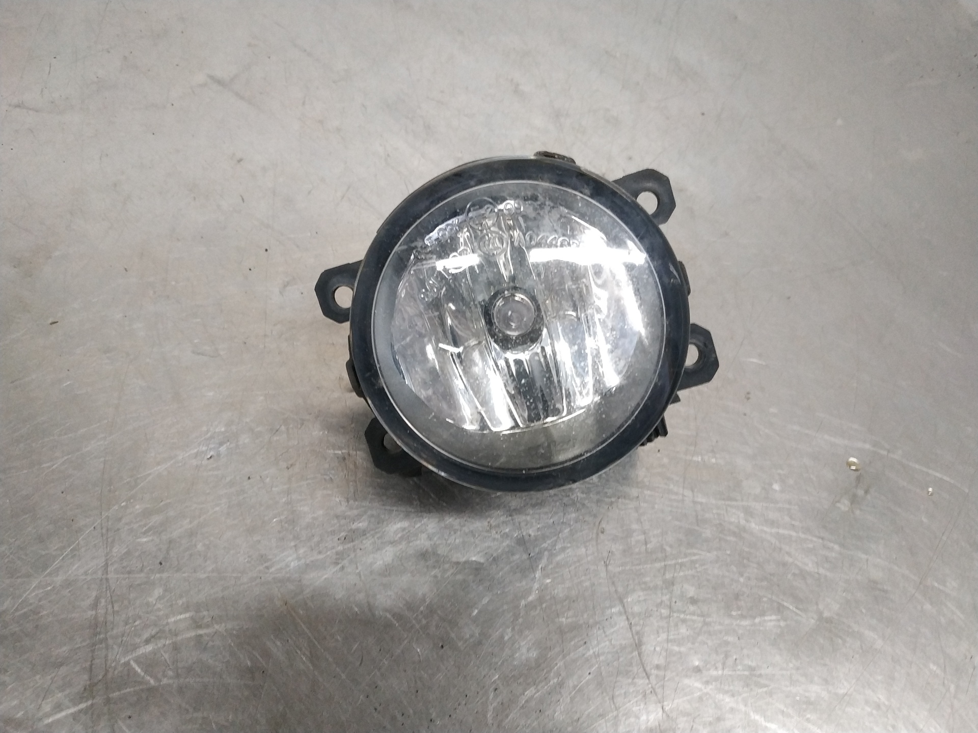 Nebelscheinwerfer rechts 89211690 de Citroen C4 2010-2011 - pieza usada